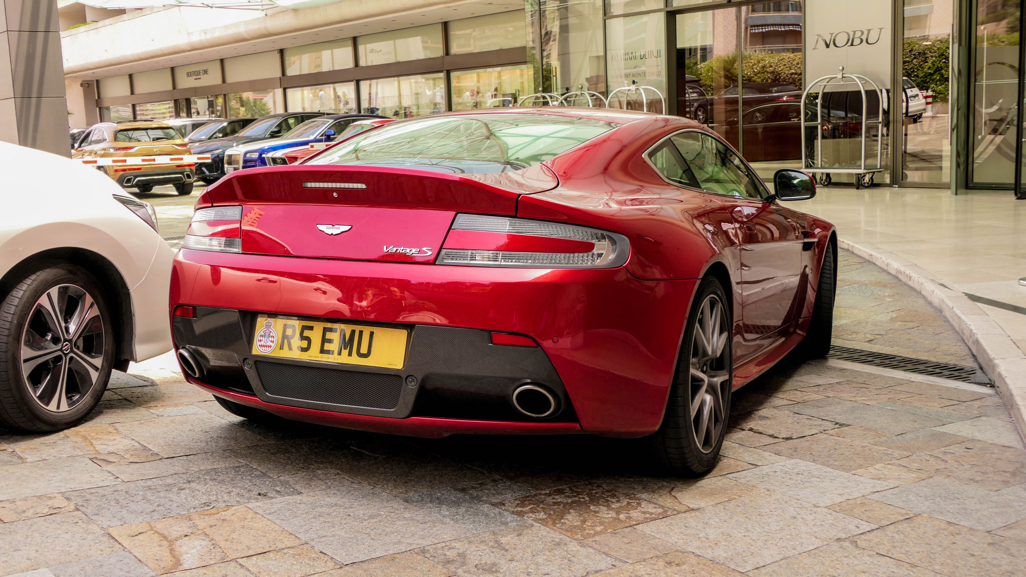 Aston Martin Vantage S V8 - R5EMU (GB)