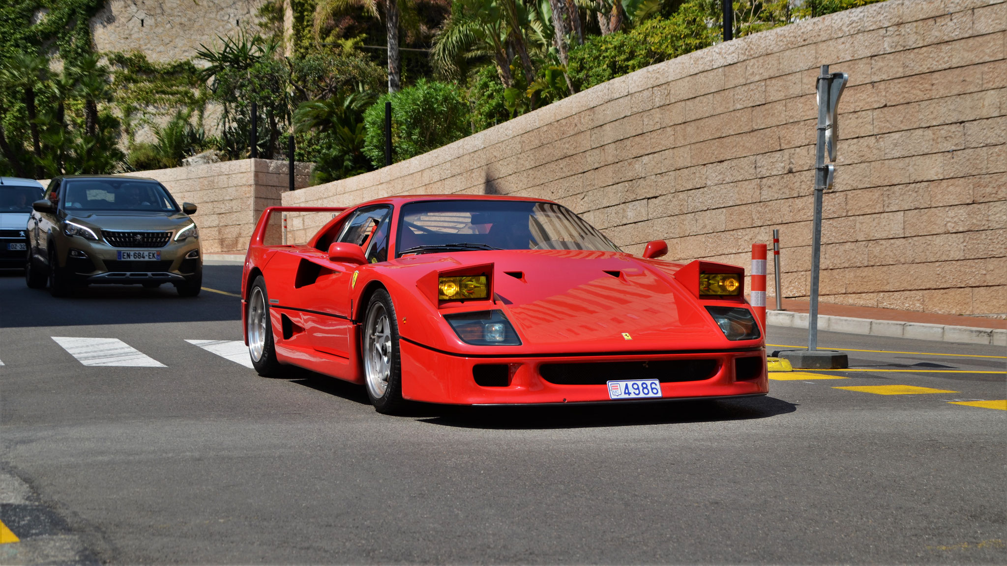 Ferrari F40 - 4986 (MC)
