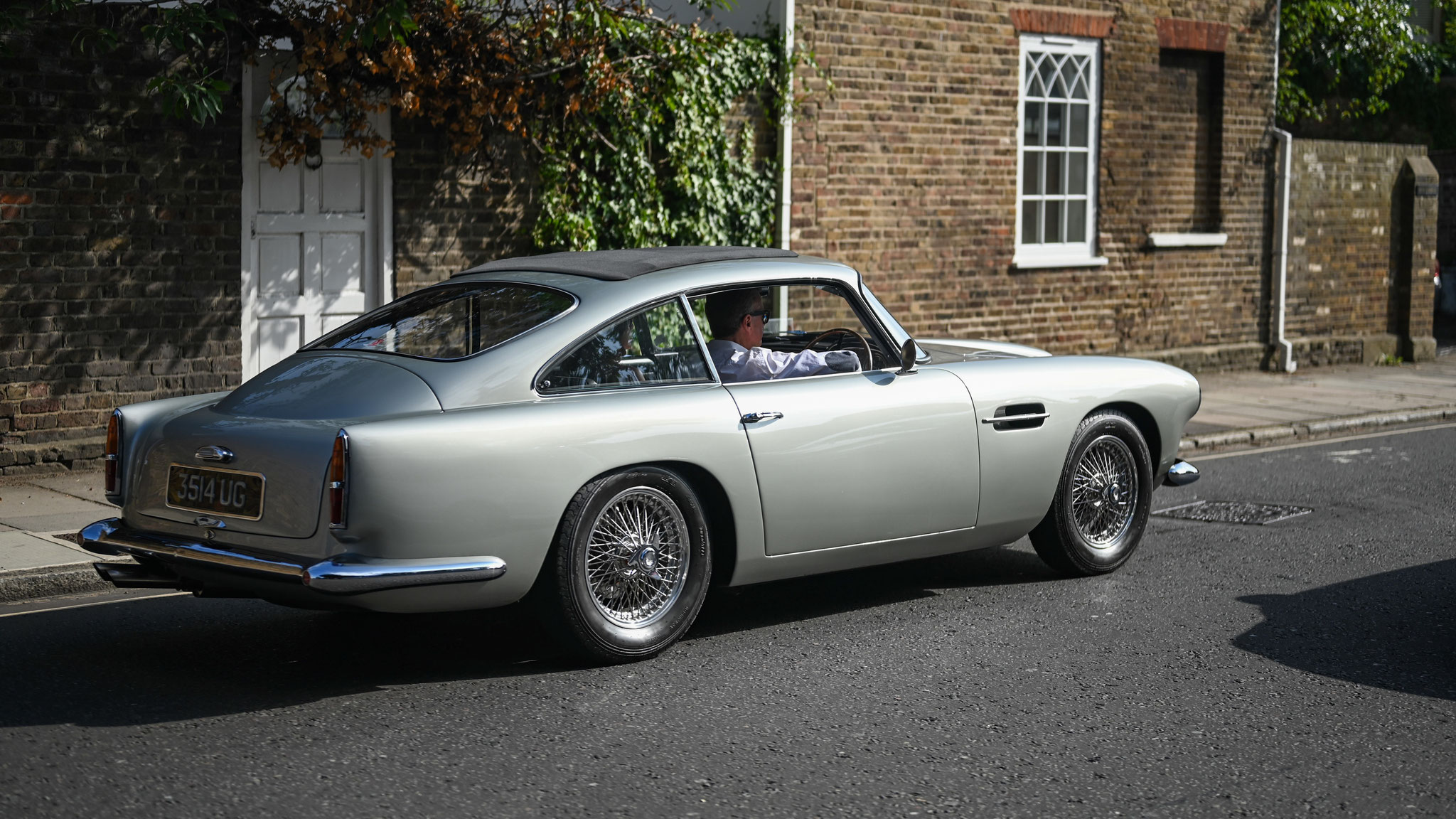 Aston Martin DB4 - 3514UG (GB)
