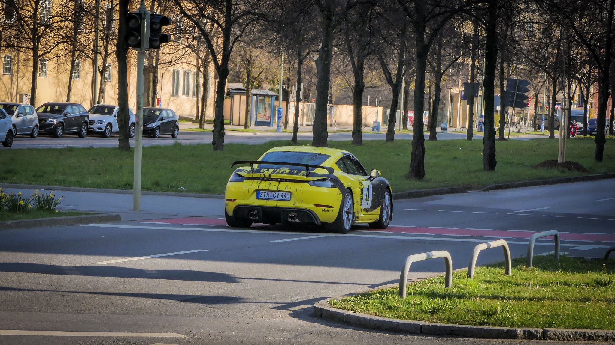 Porsche Cayman GT4 - STA-CY44