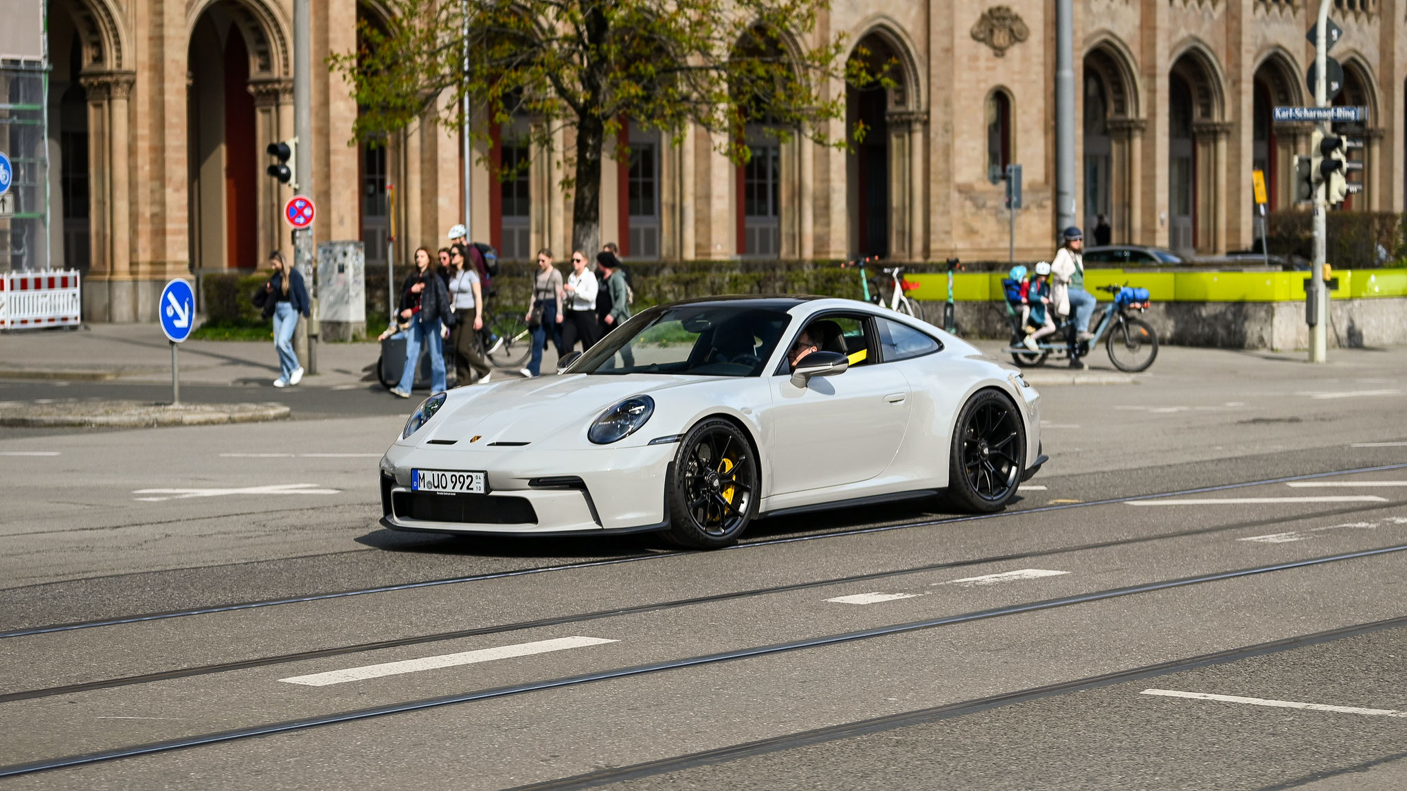 Porsche 992 GT3 Touring - M-OU992