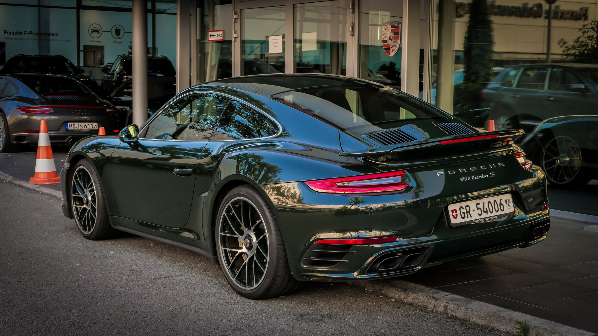 Porsche 911 Turbo S - GR54006 (CH)