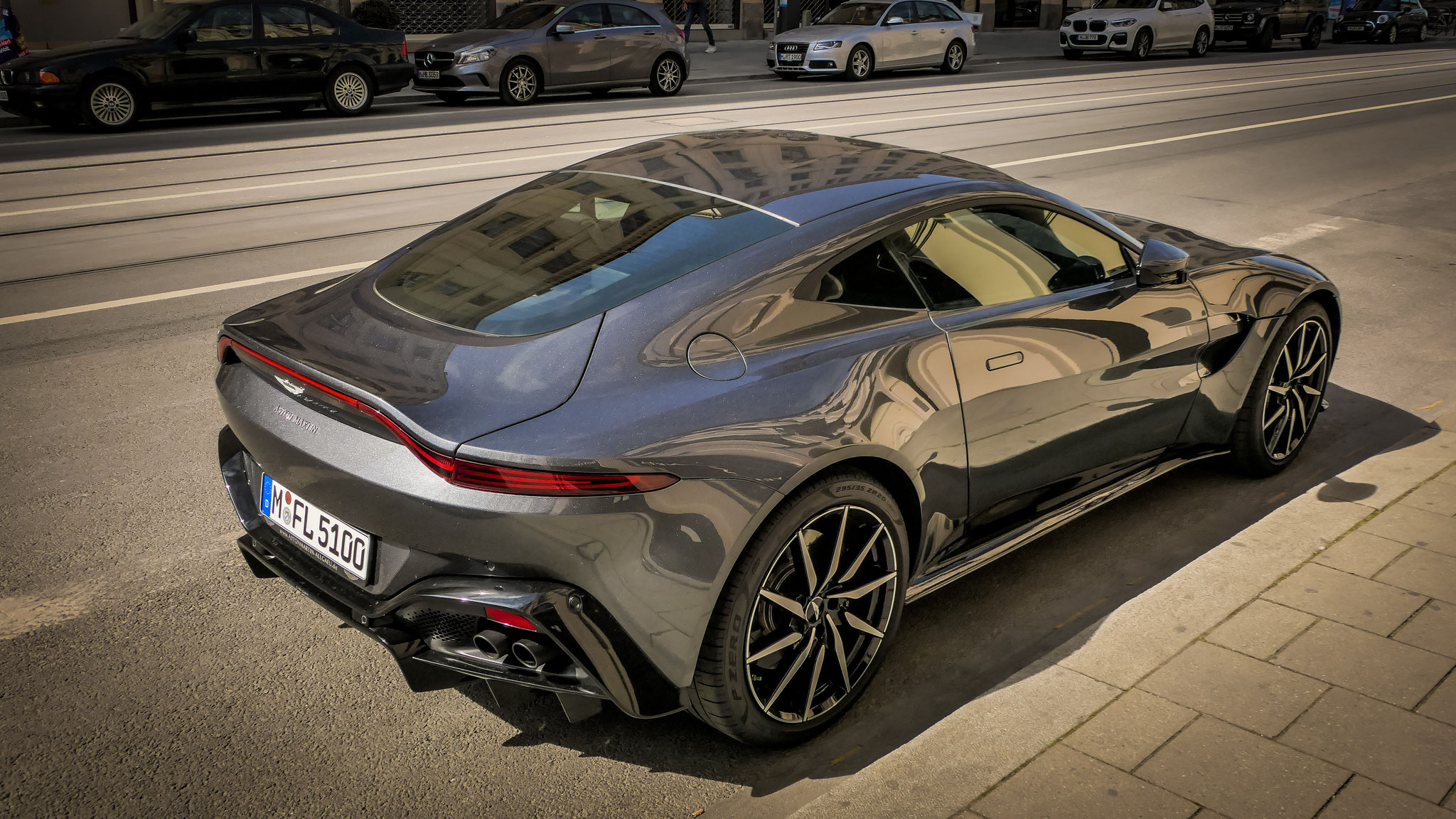 Aston Martin Vantage - M-FL5100