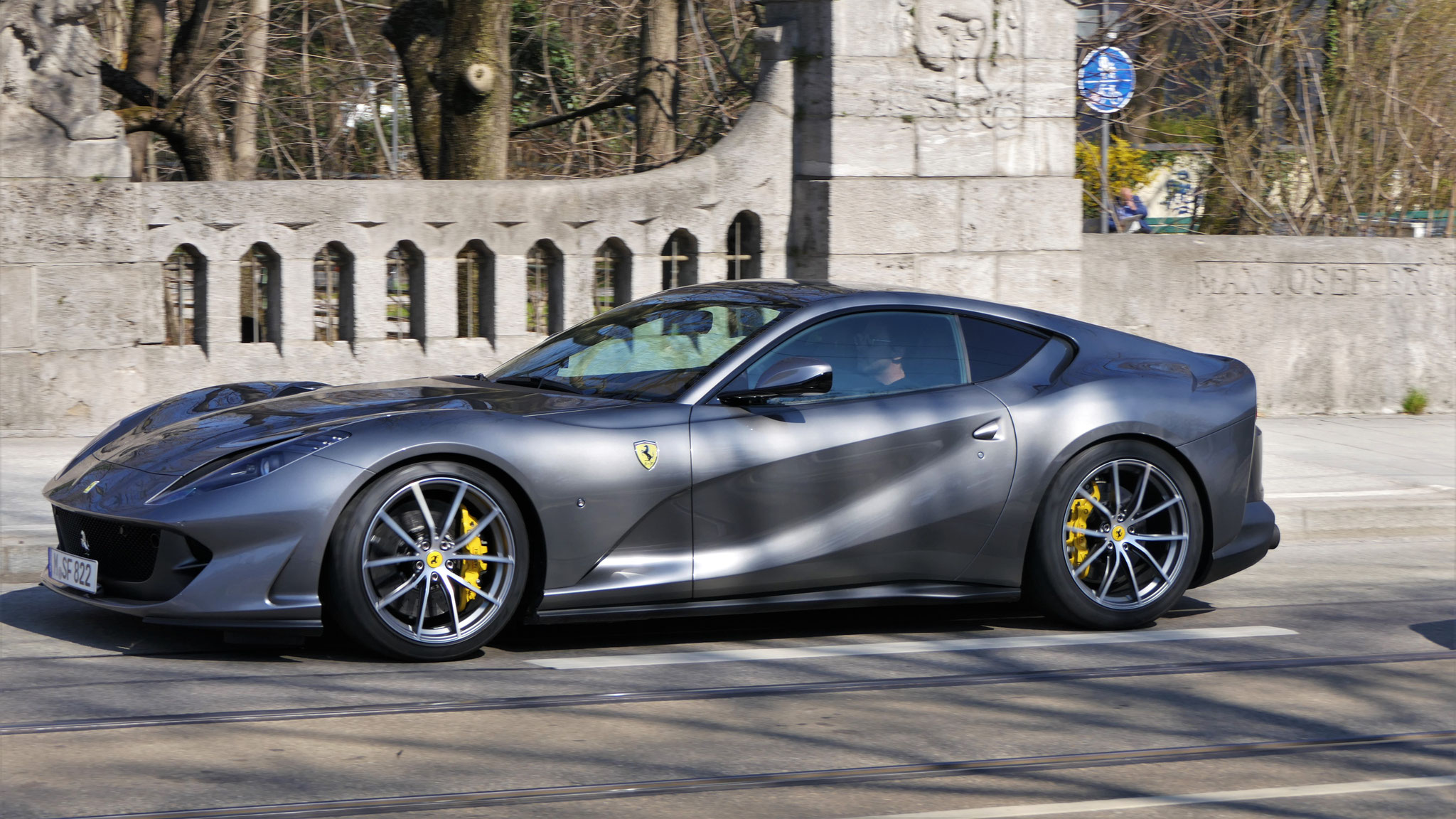 Ferrari 812 Superfast - M-SF822