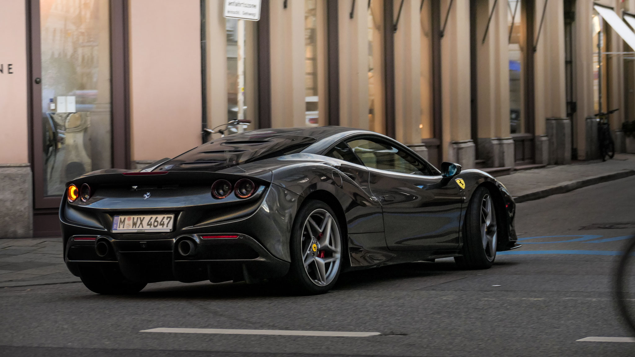 Ferrari F8 Tributo - M-WX4647