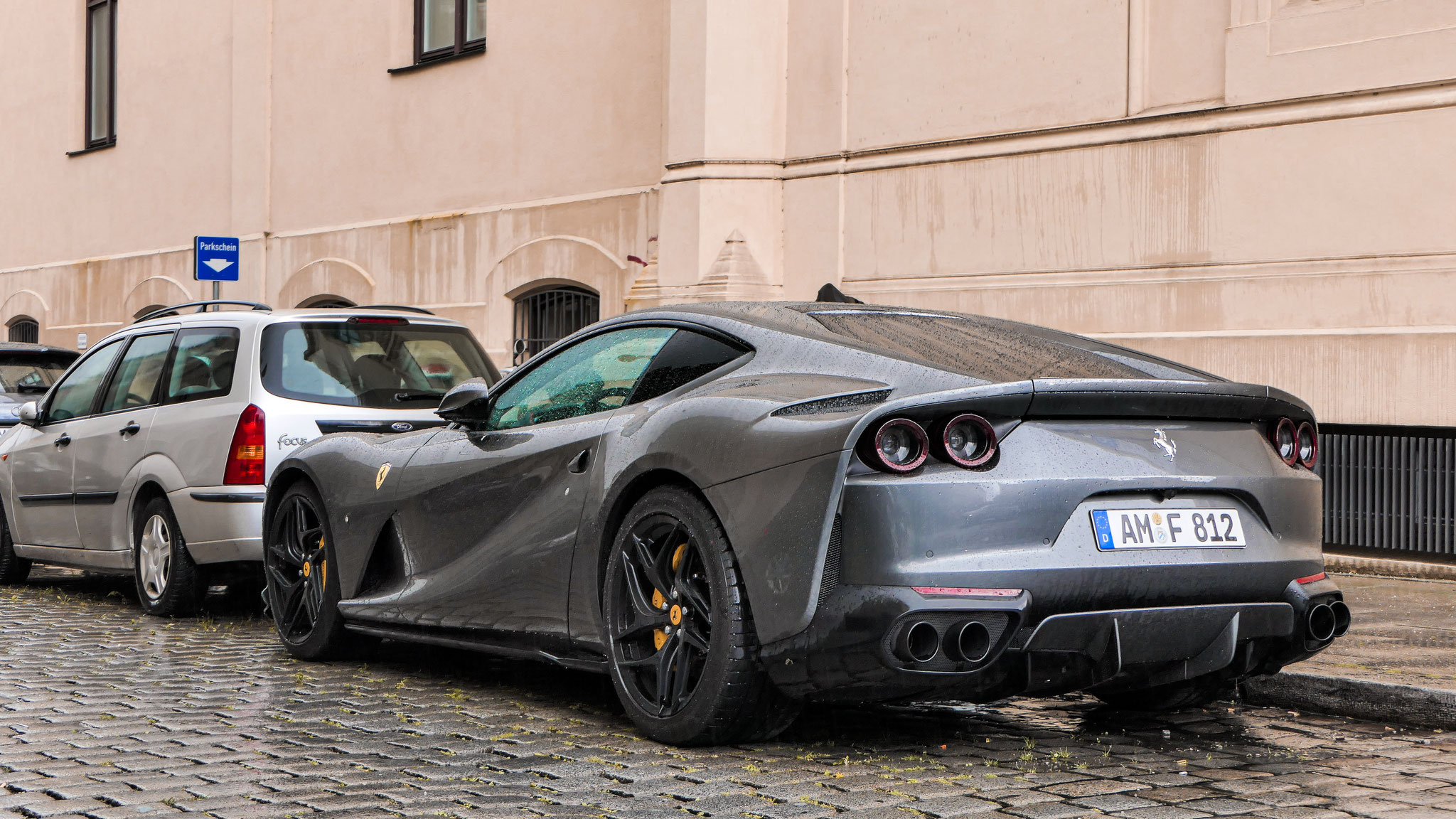 Ferrari 812 Superfast - AM-F812