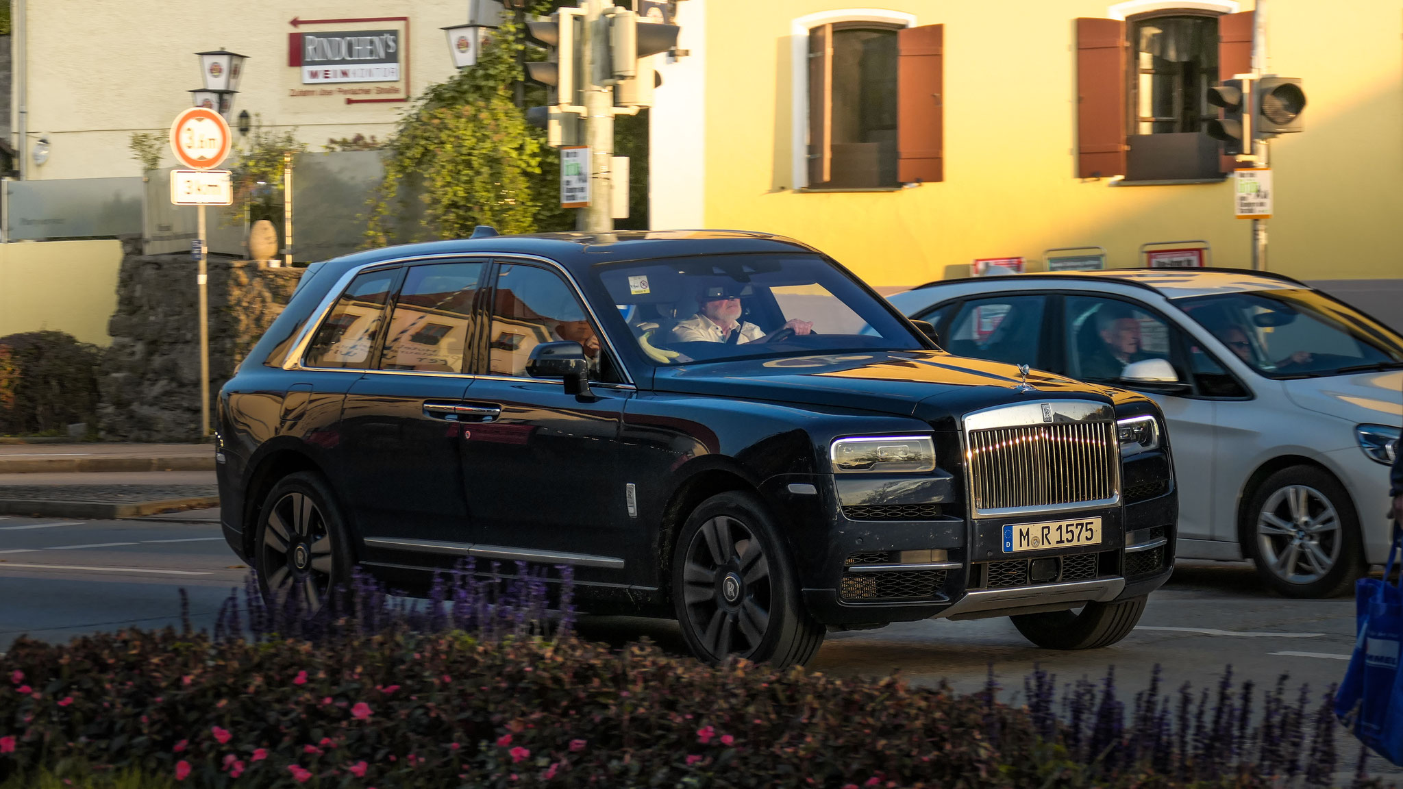Rolls Royce Cullinan - M-R1575