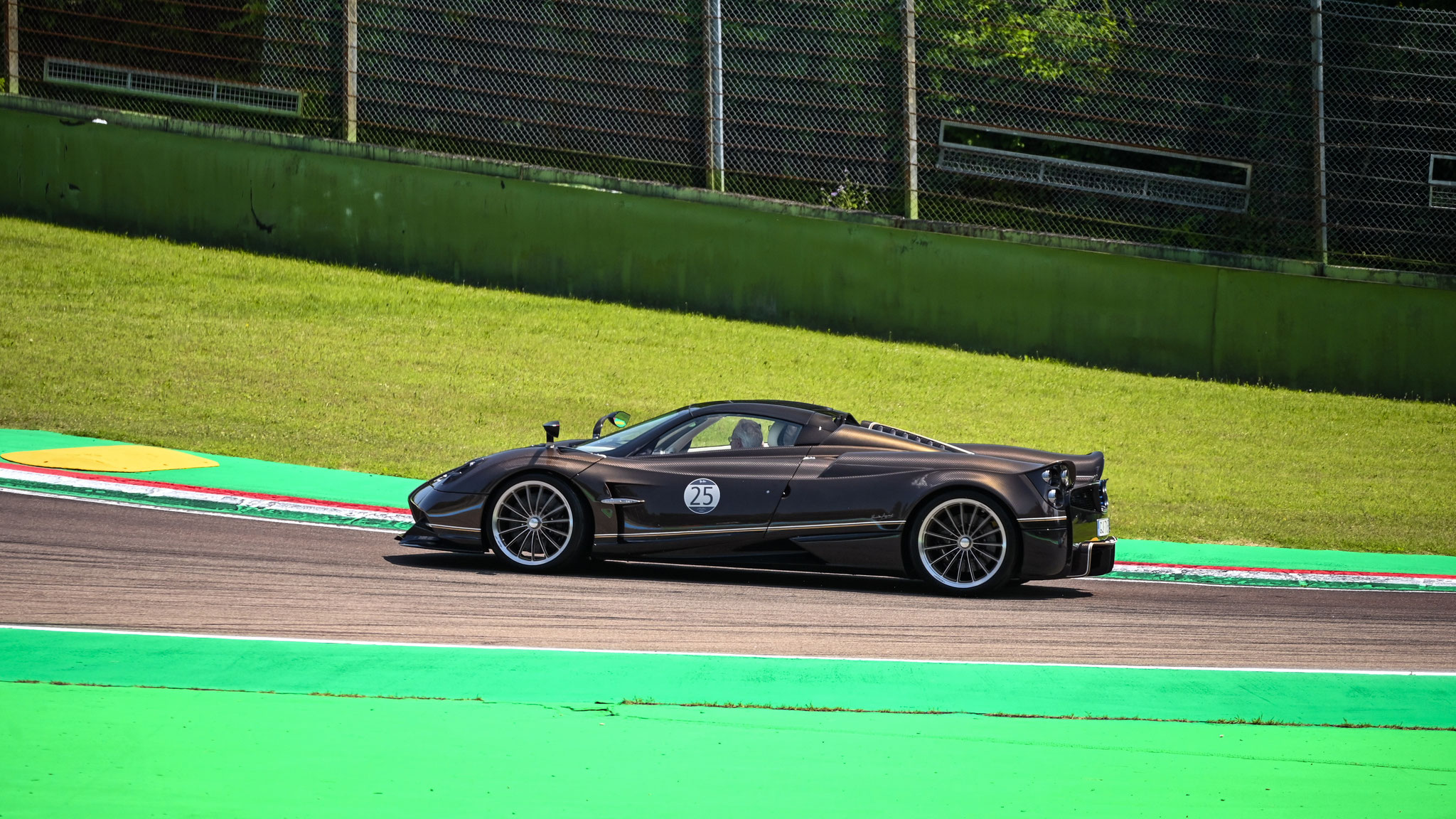Pagani Huayra Roadster - GJ715FM (ITA)