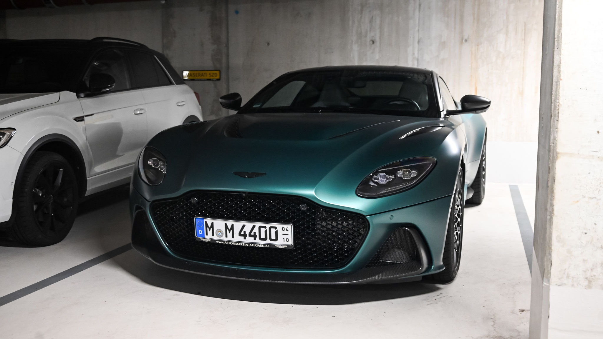 Aston Martin DBS 770 Ultimate - M-M4400