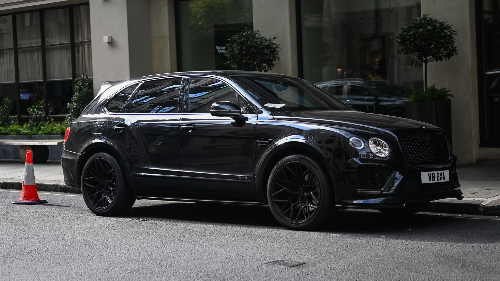 Bentley Bentayga - V8BXA (GB)