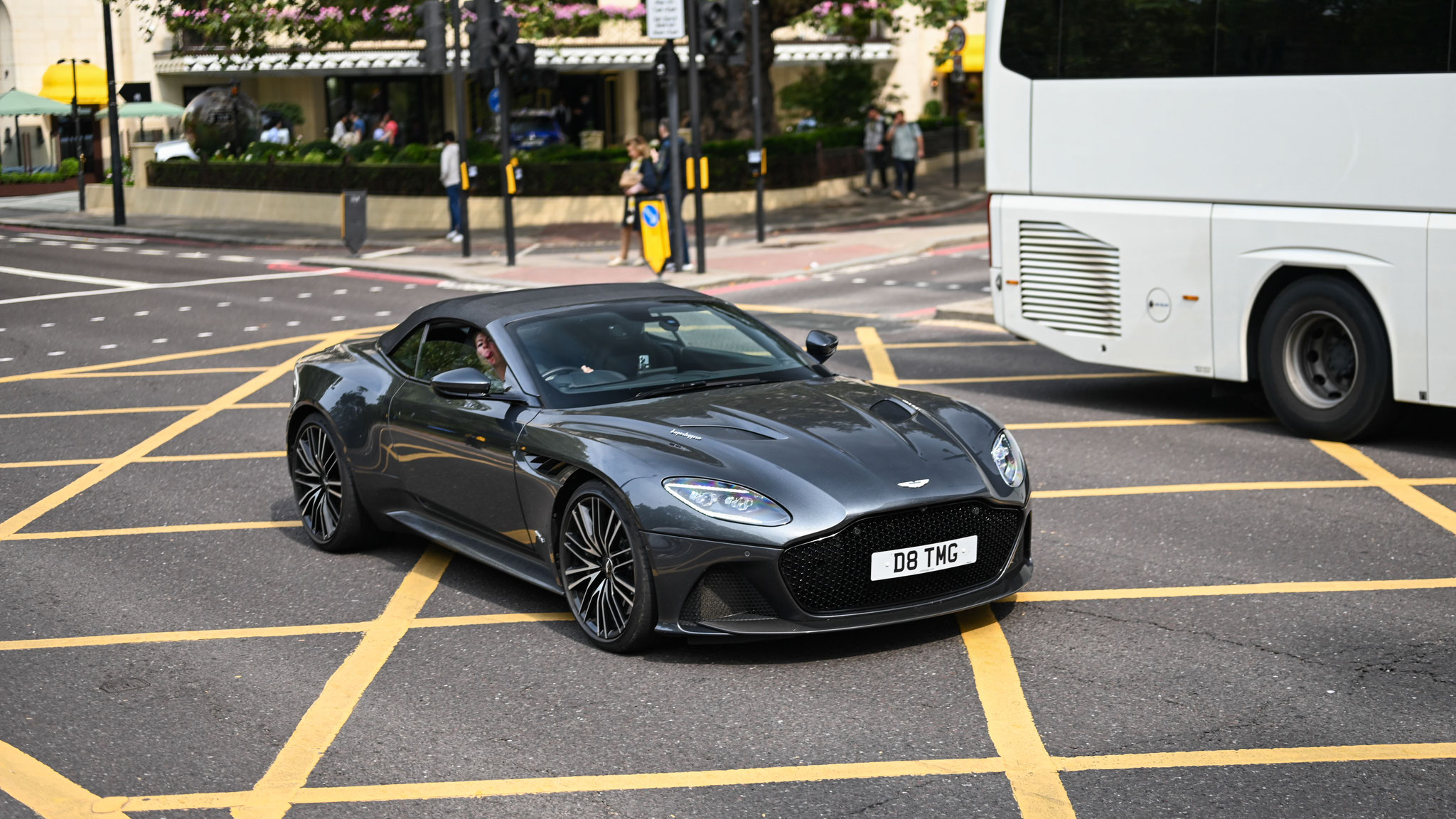 Aston Martin DBS Superleggera Volante - D8TMG (GB)