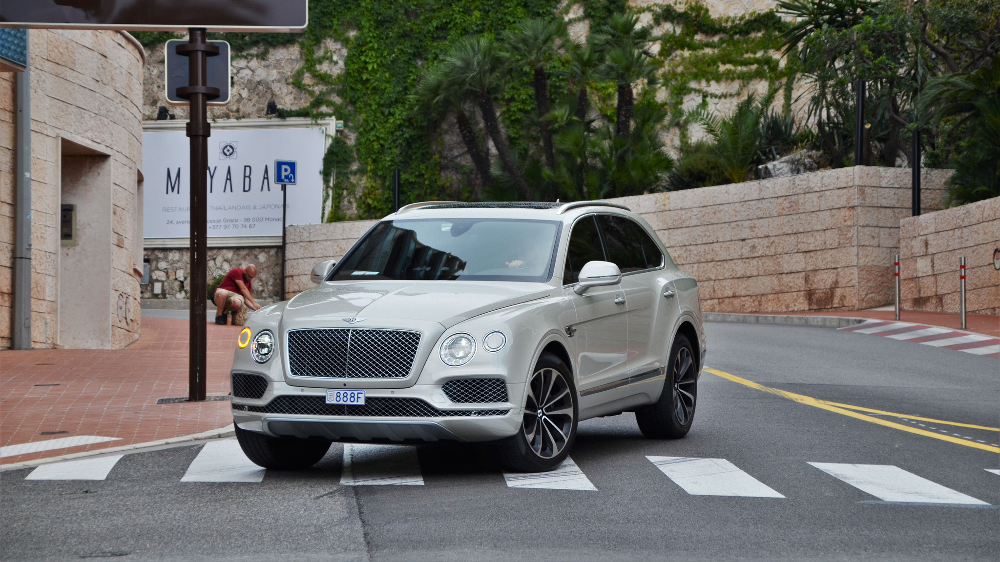 Bentley Bentayga - 888F (MC)