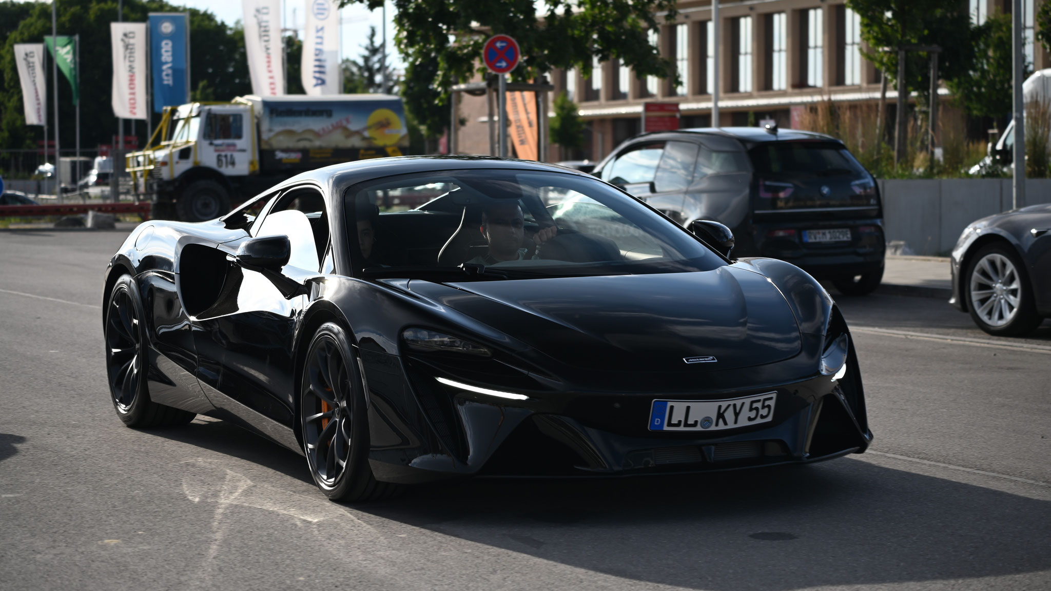 McLaren Artura - LL-KY55