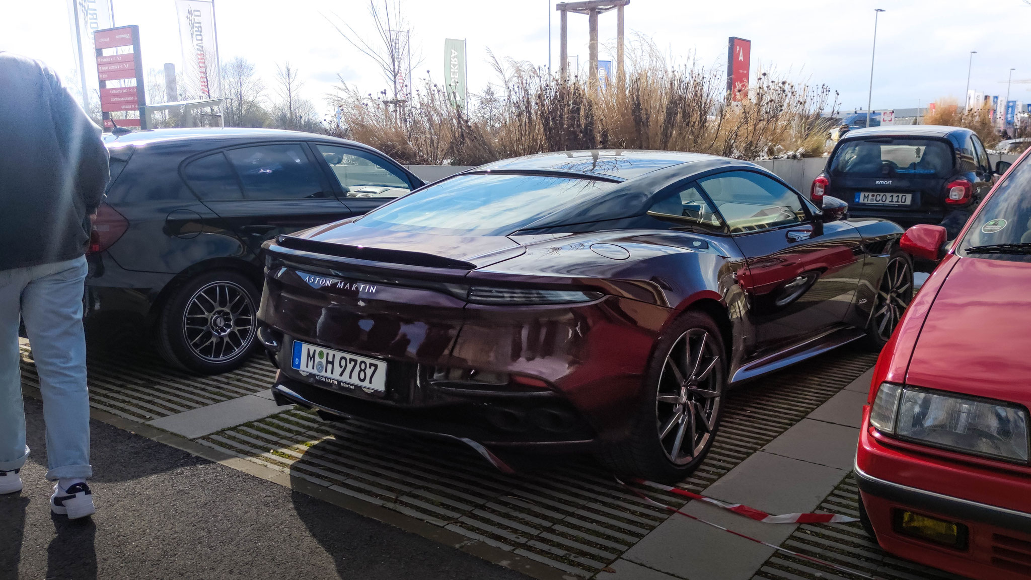 Aston Martin DBS Superleggera - M-H9787