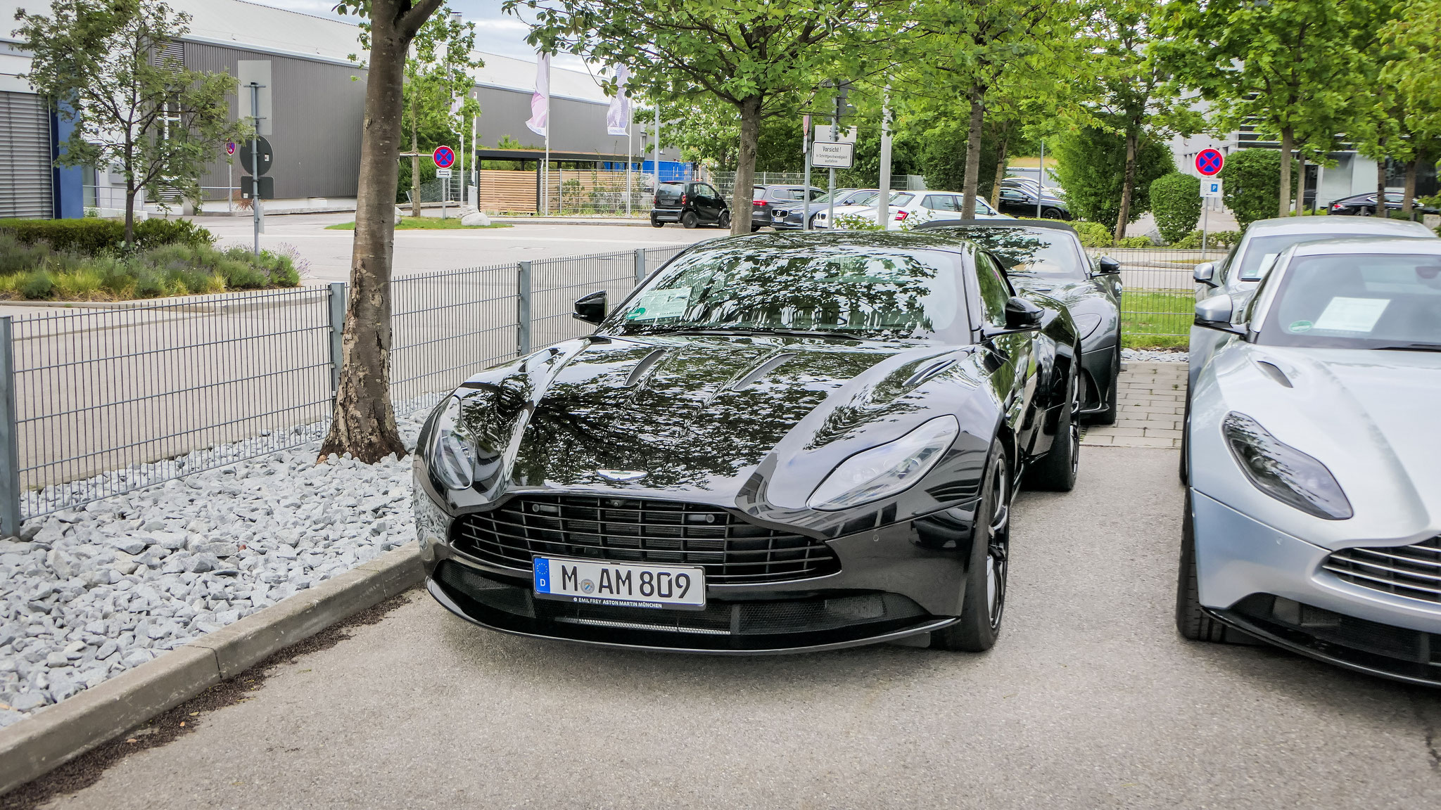 Aston Martin DB11 - M-AM809