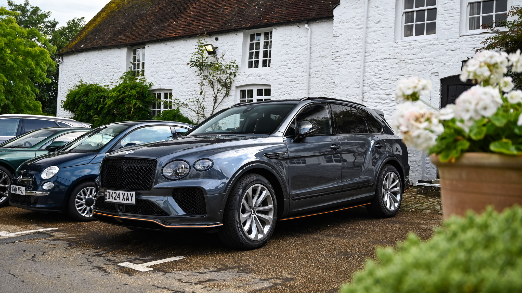 Bentley Bentayga EWB - DK24XAY (GB)