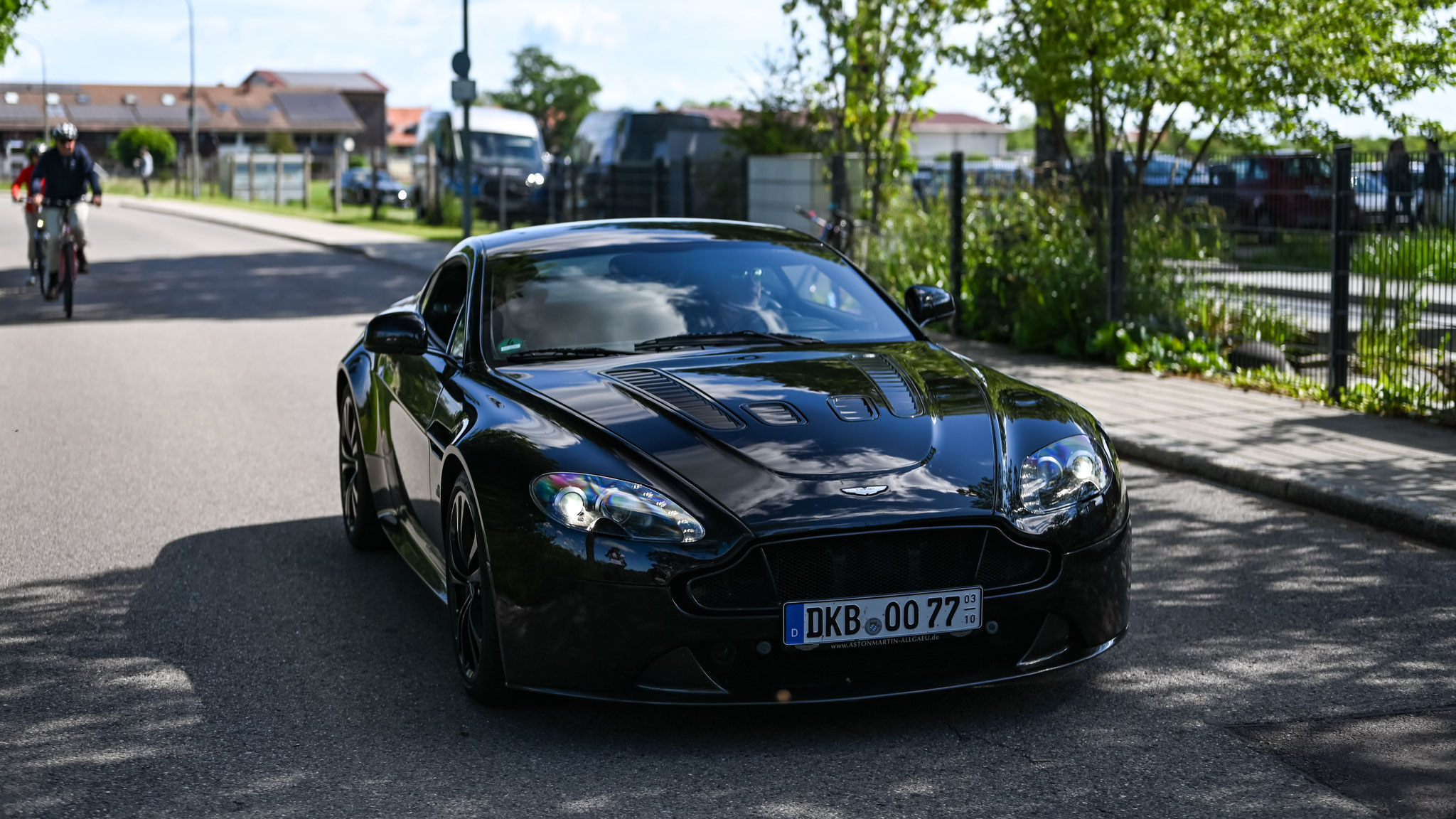 Aston Martin Vantage V12 - DKB-OO77