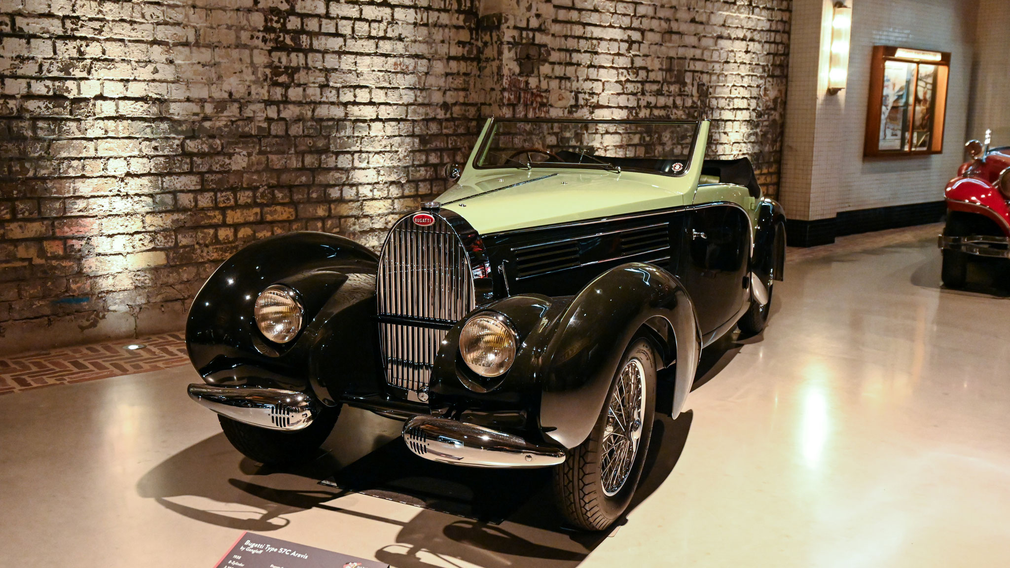 Bugatti Type 57C Aravis - UXS292 (GB)