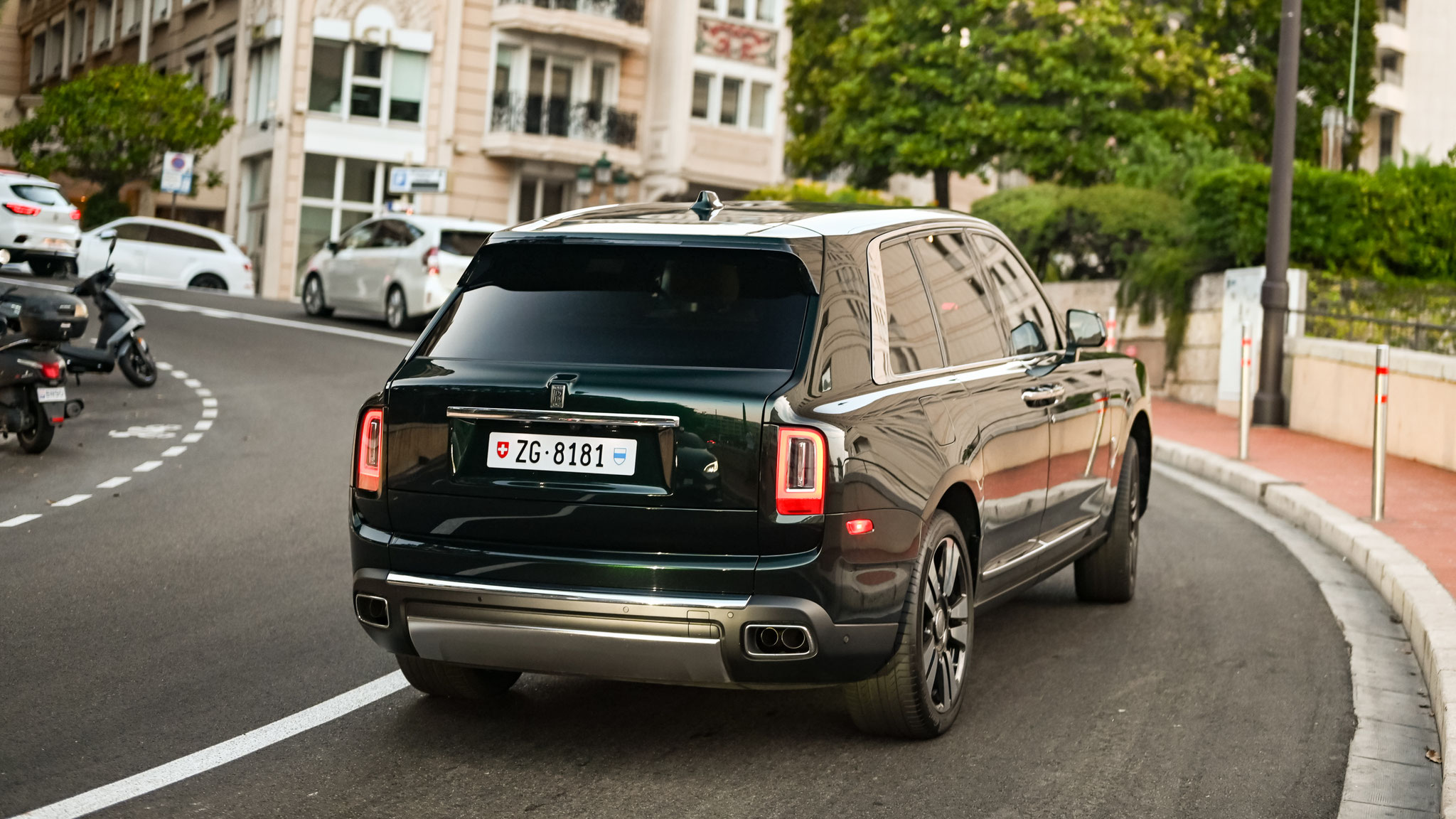 Rolls Royce Cullinan - ZG8181 (CH)