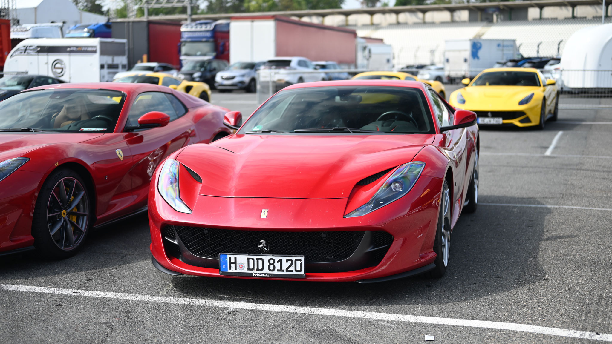 Ferrari 812 Superfast - H-DD8120