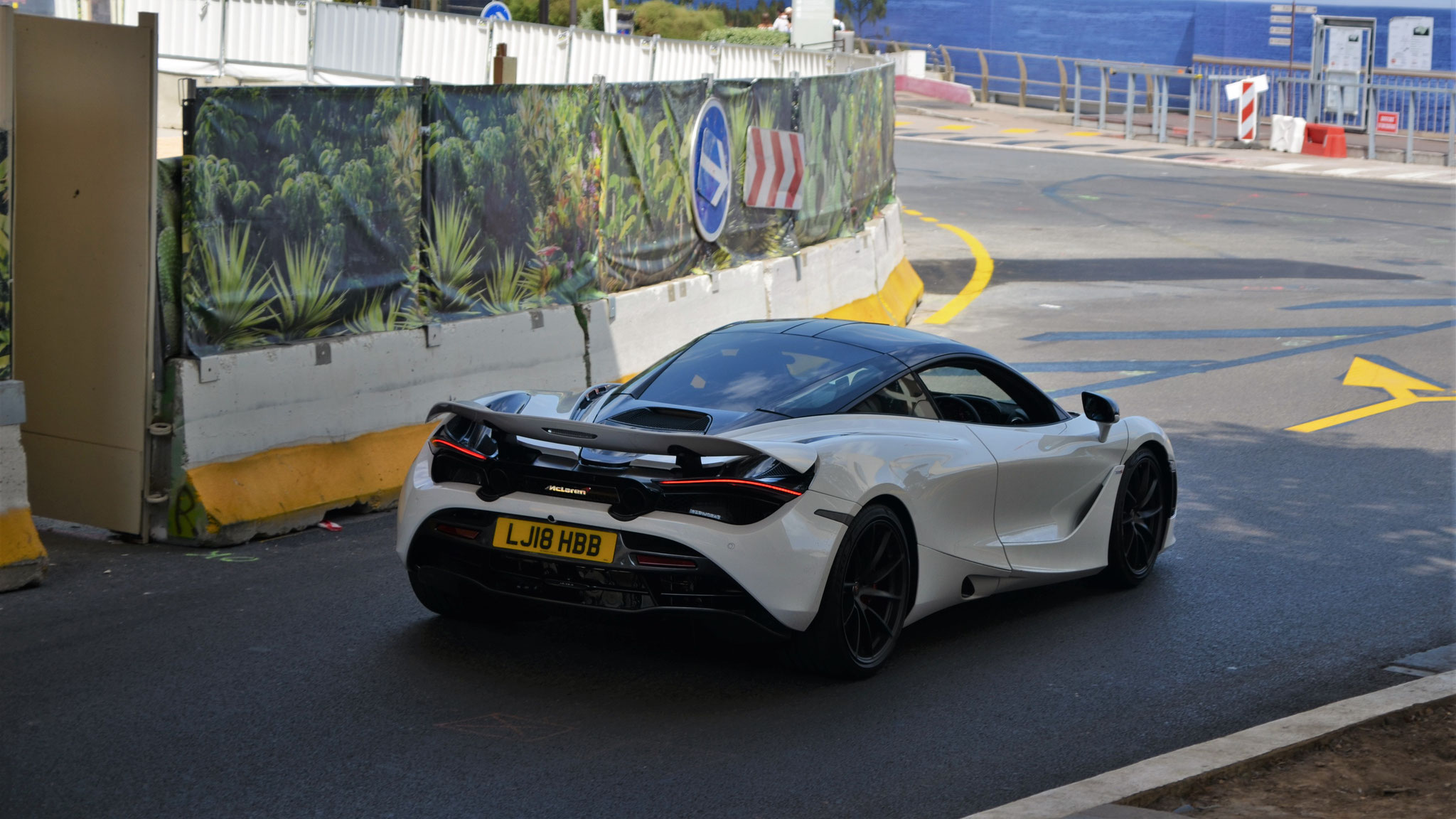 McLaren 720S - LJ18HBB (GB)