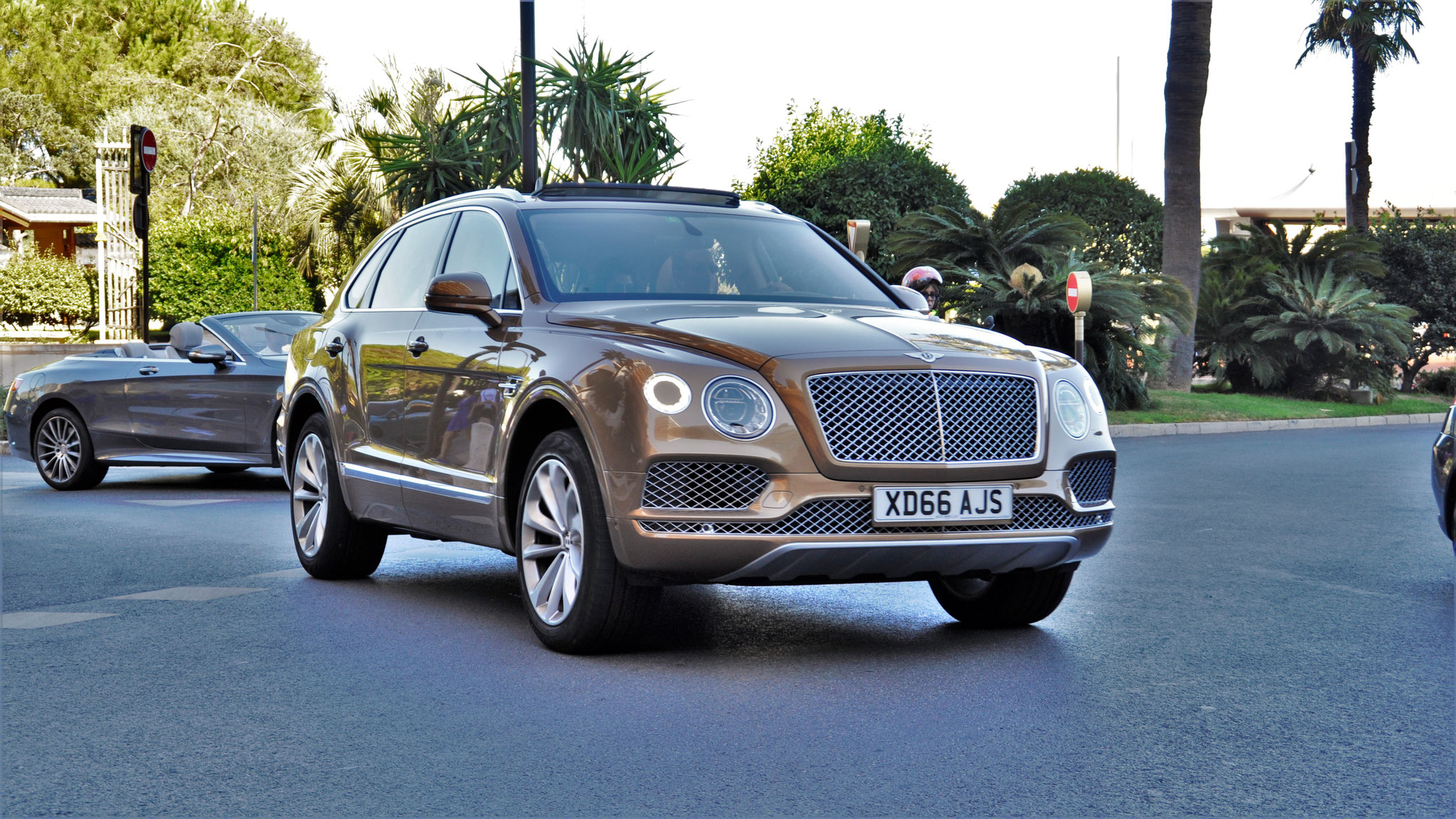 Bentley Bentayga - XD66AJS (GB)