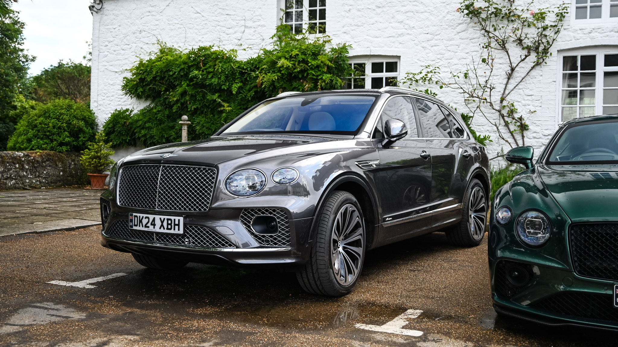 Bentley Bentayga EWB - DK24XBH (GB)