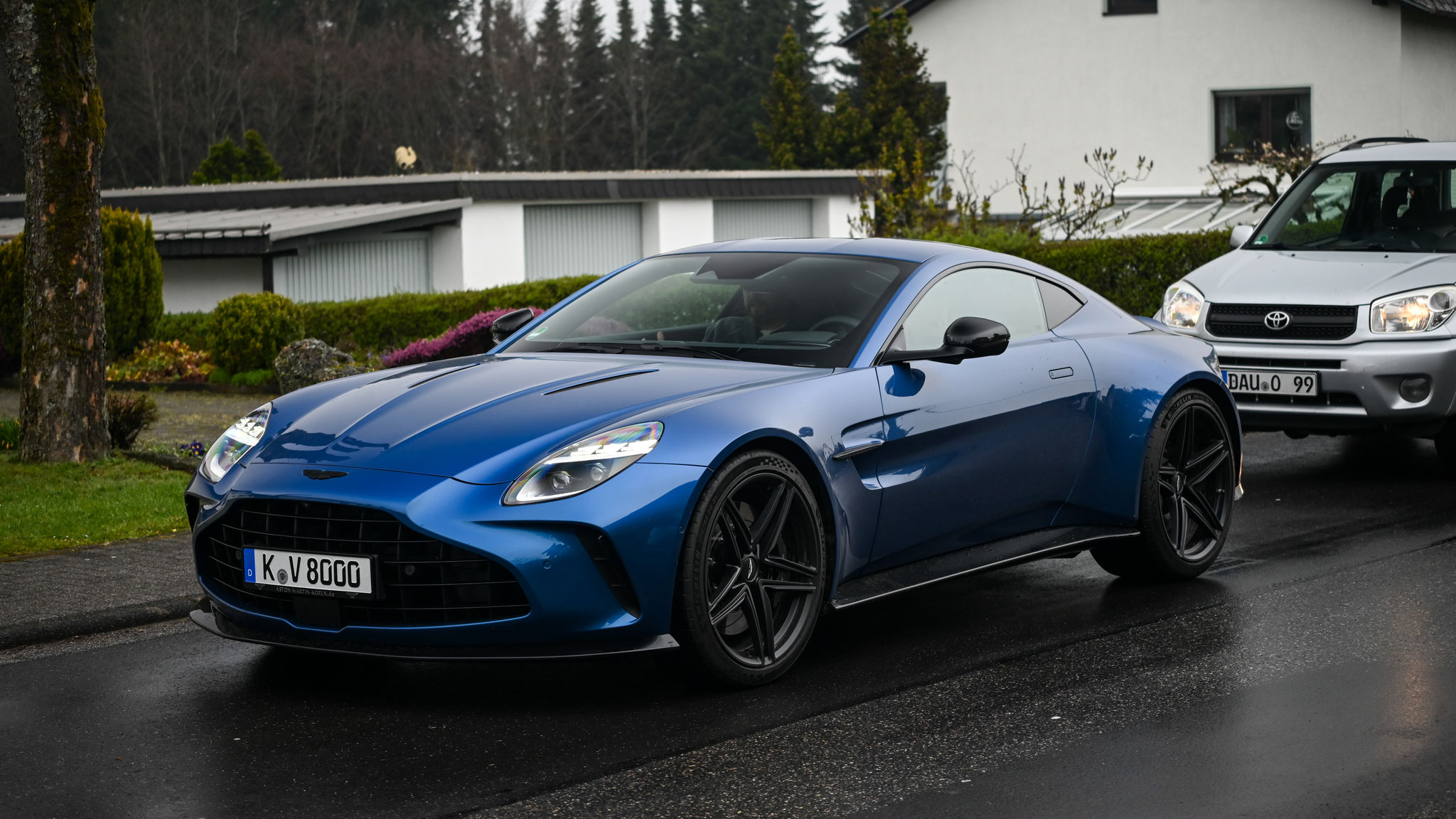 Aston Martin Vantage - K-V8000