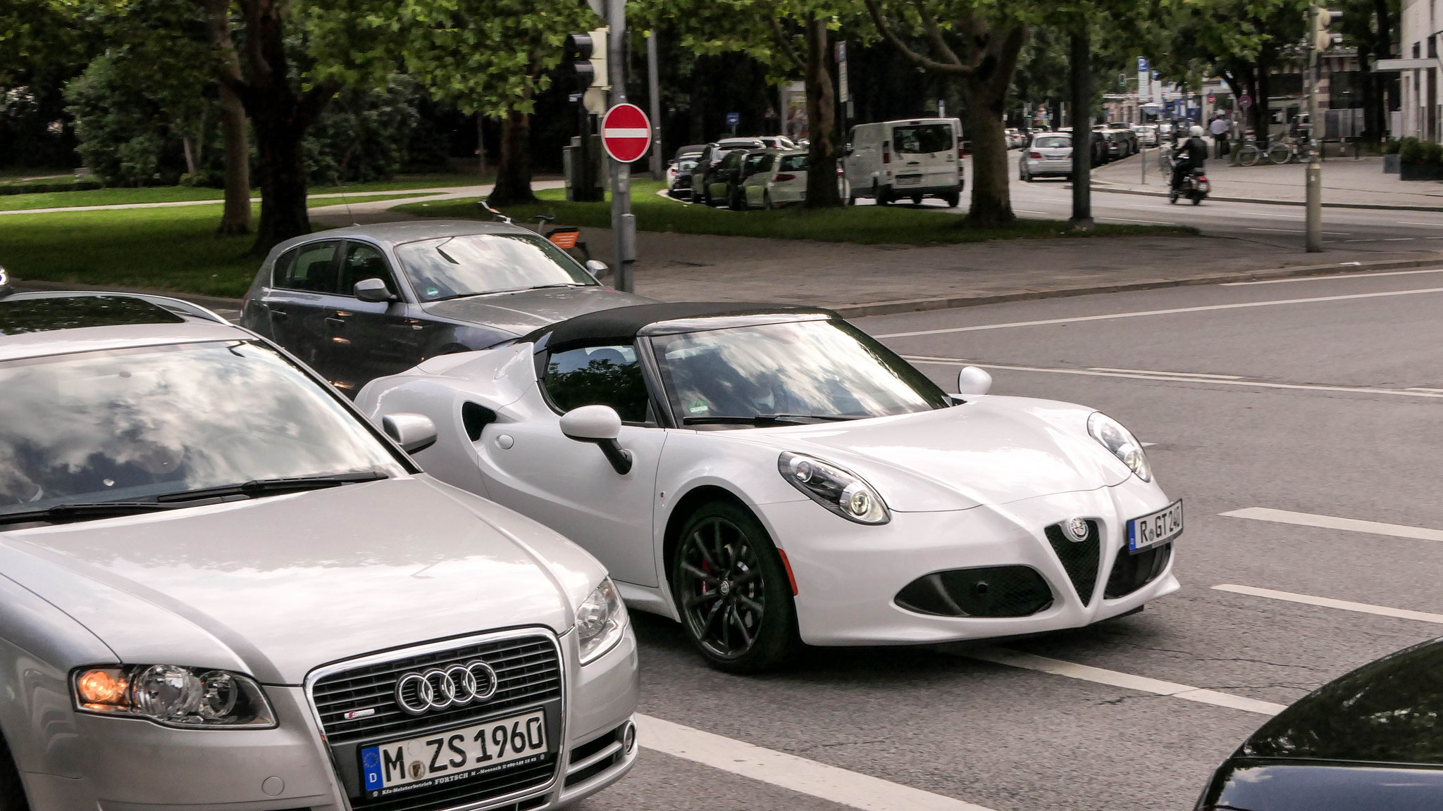 Alfa Romeo 4C Spyder - R-GT240