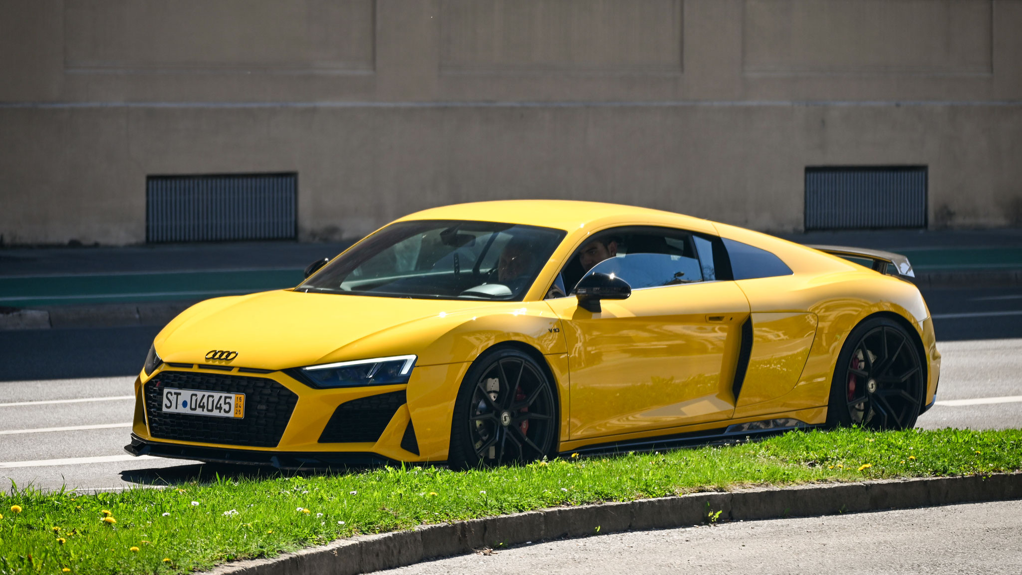 Audi R8 V10 - ST-04045
