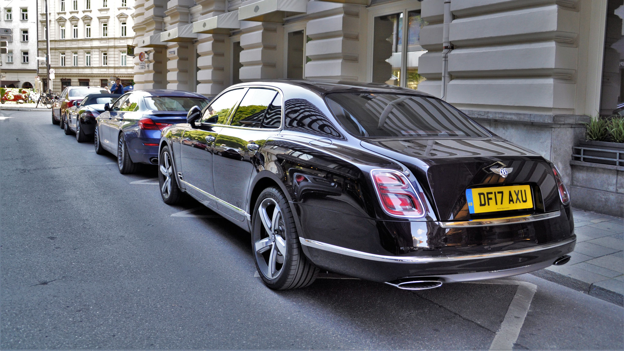 Bentley Mulsanne - DF17AXU (GB)