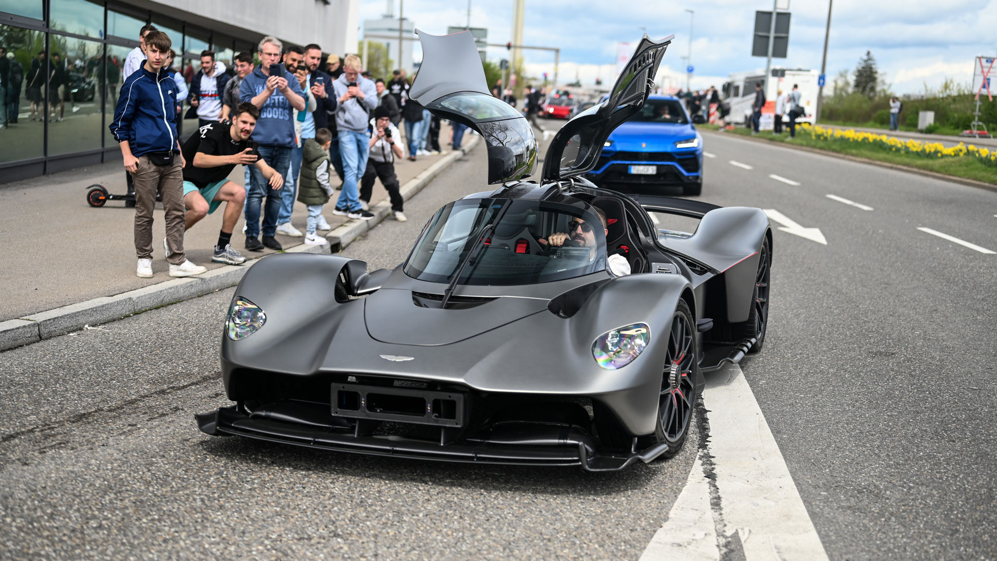 Aston Martin Valkyrie - TÜ-06041