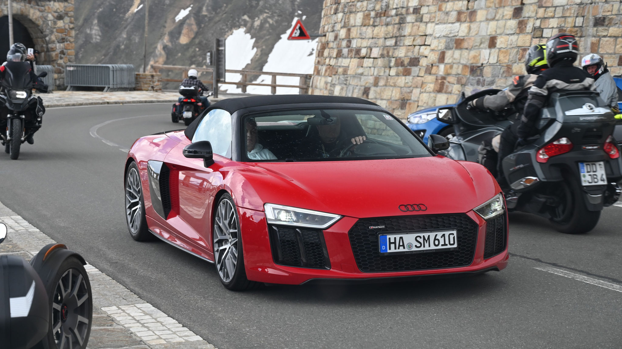 Audi R8 V10 Spyder - HA-SM610