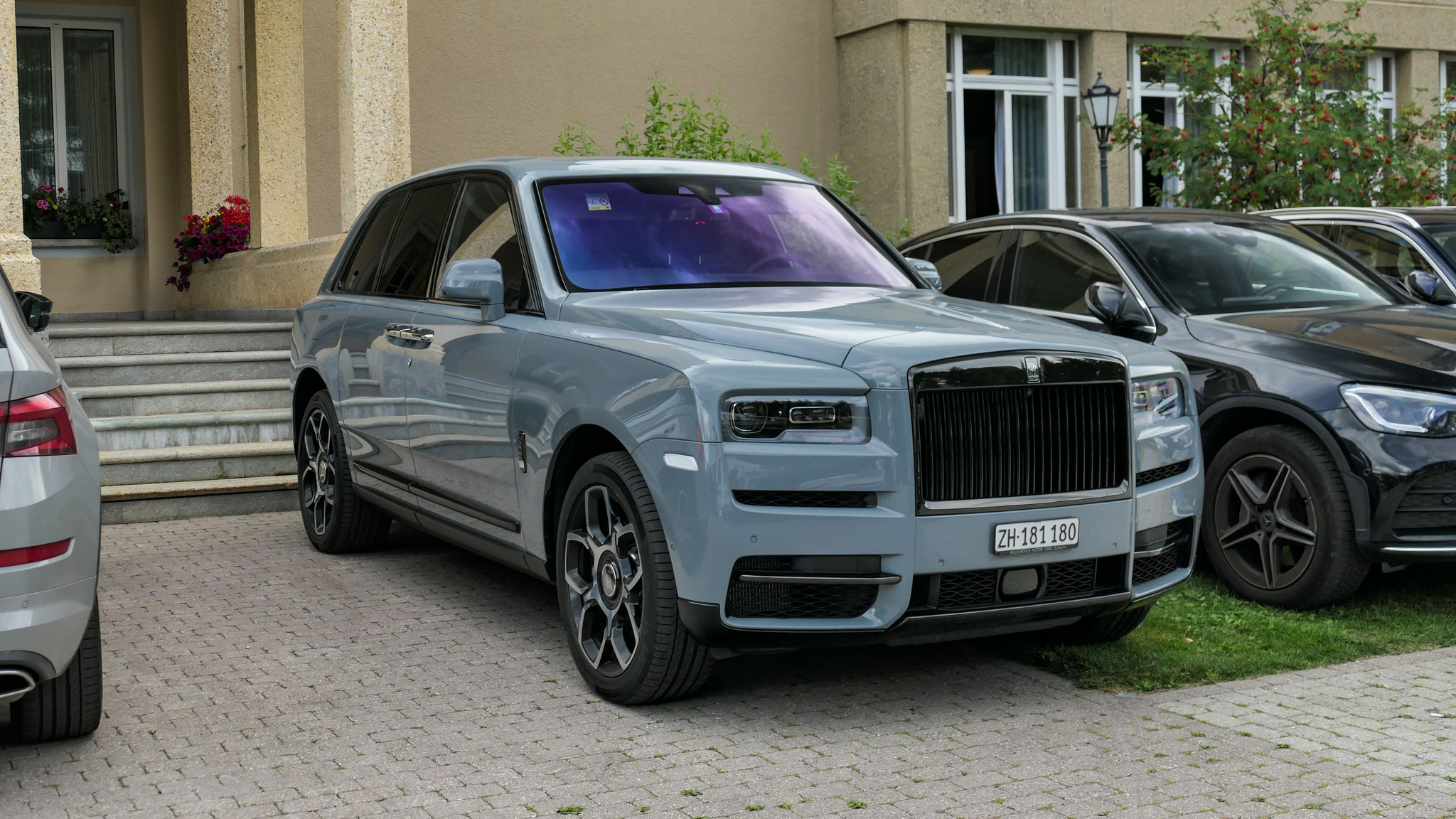Rolls Royce Cullinan - ZH181180 (CH)