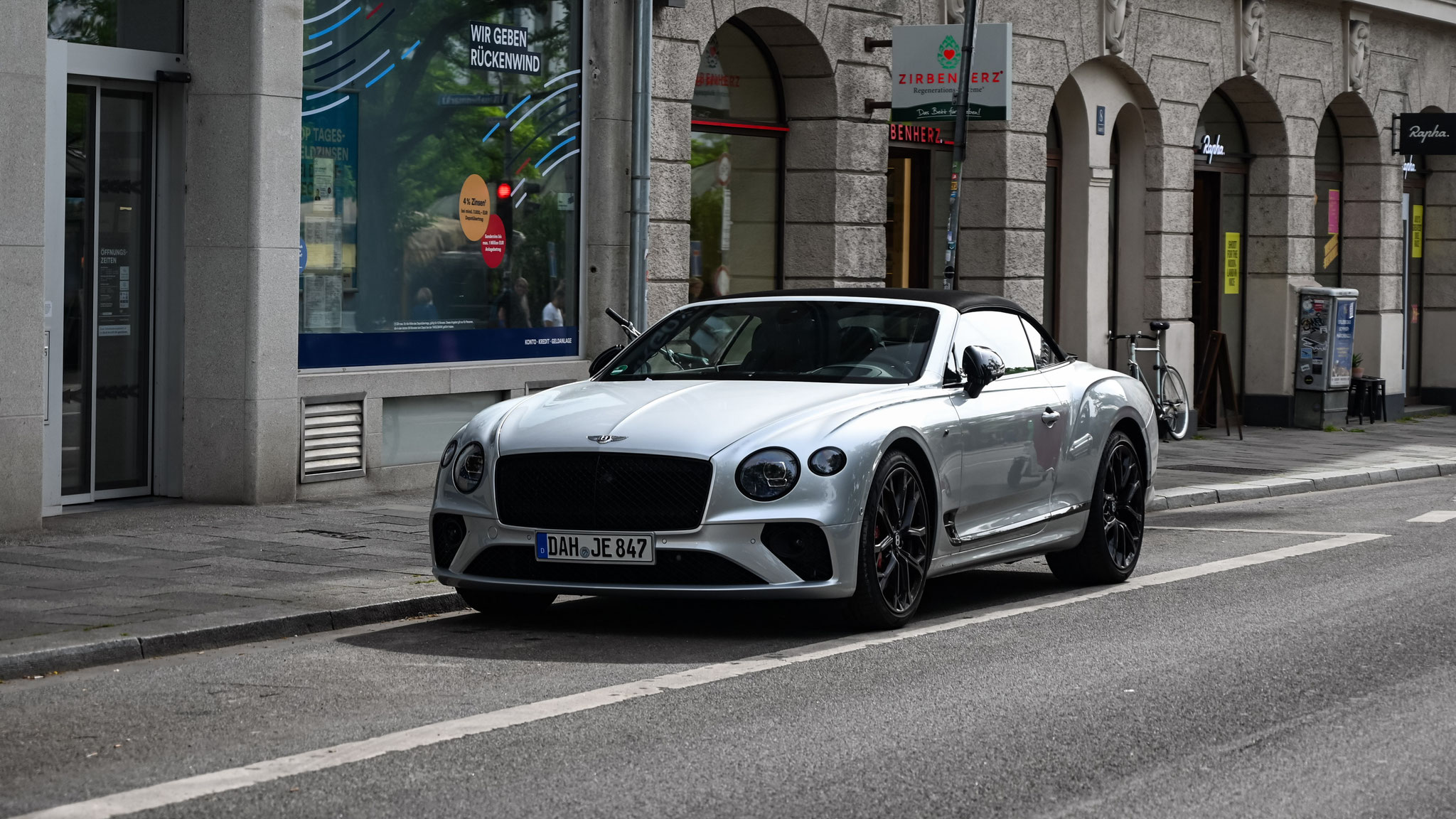 Bentley Continental GTC - DAH-JE847