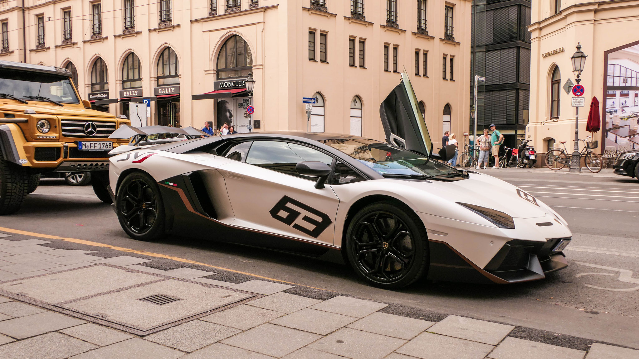 Lamborghini Aventador LP700-4 - A-DB8