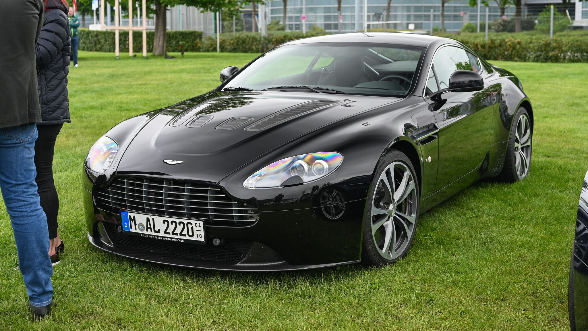 Aston Martin Vantage V12 - M-AL2220