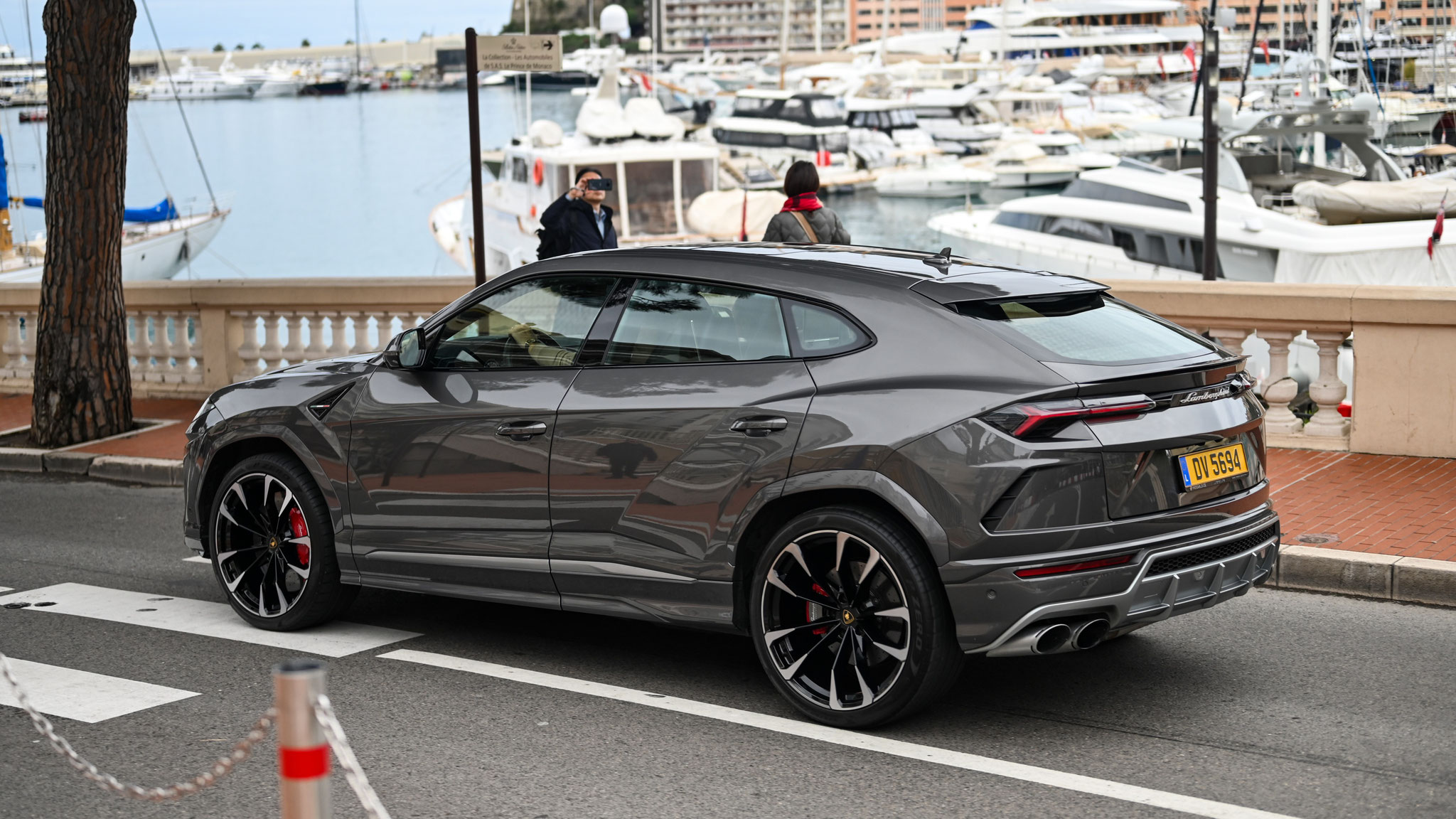 Lamborghini Urus - DV5694 (LUX)