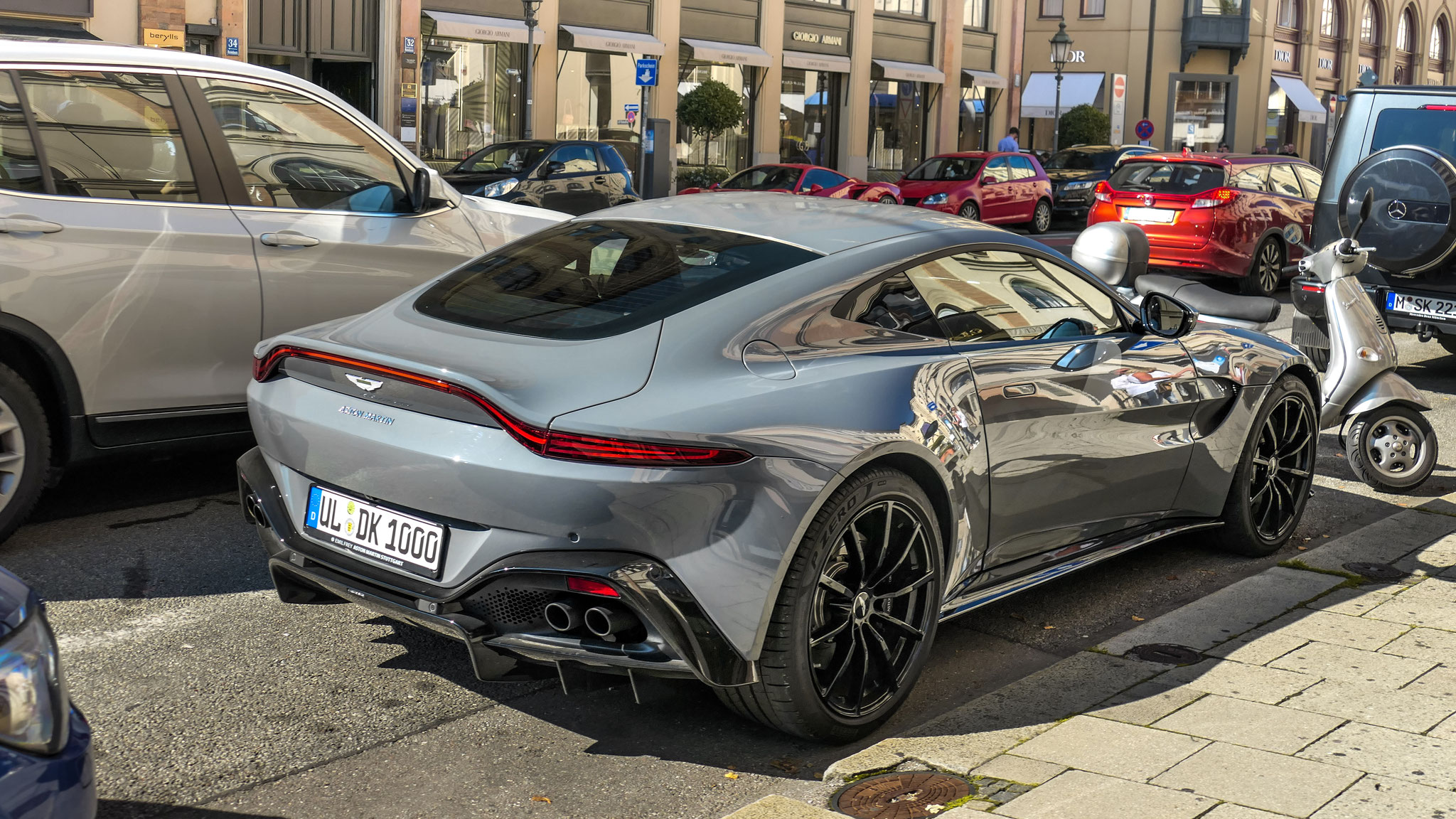 Aston Martin Vantage - UL-DK1000