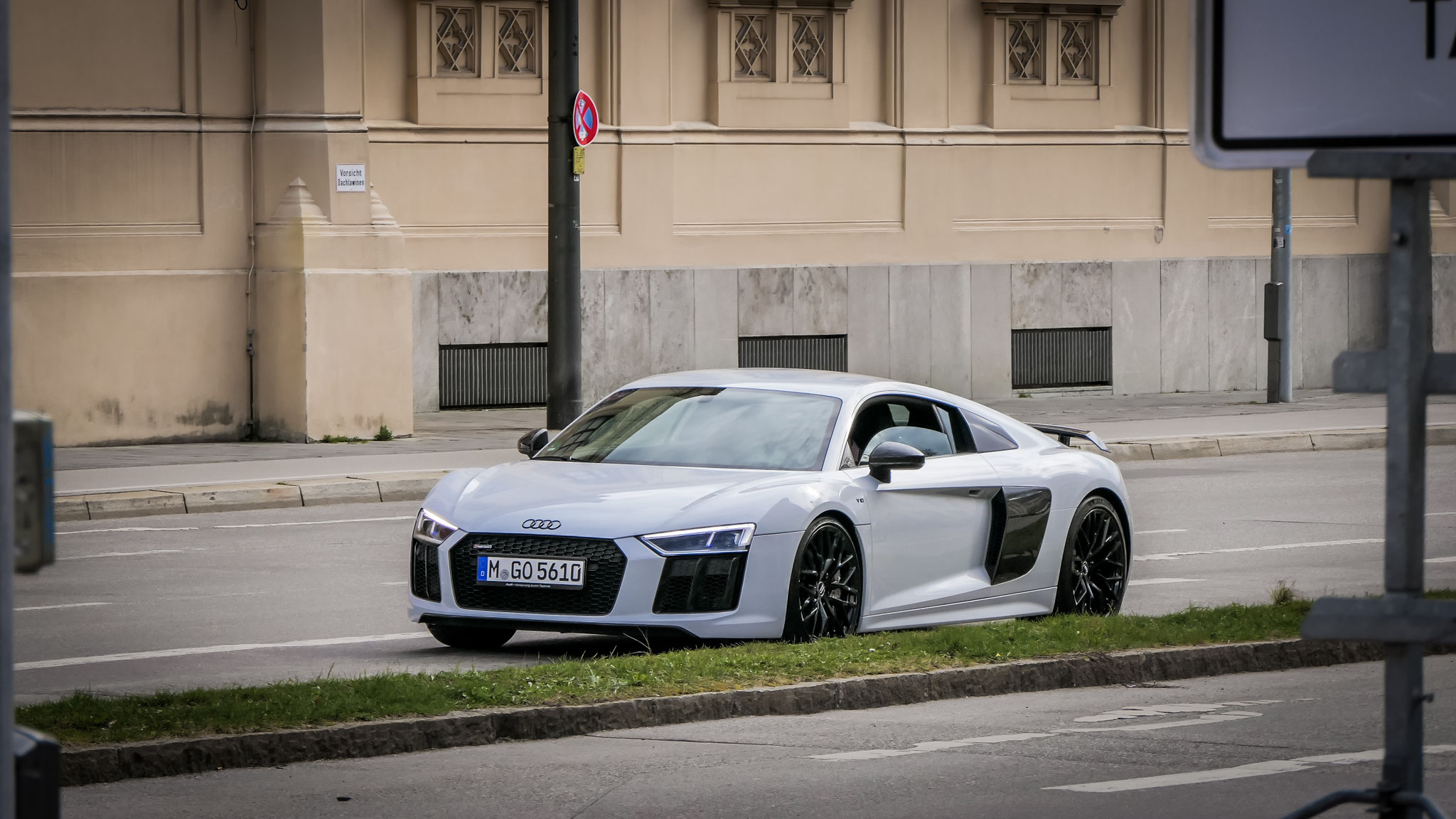 Audi R8 V10 - M-GO5610