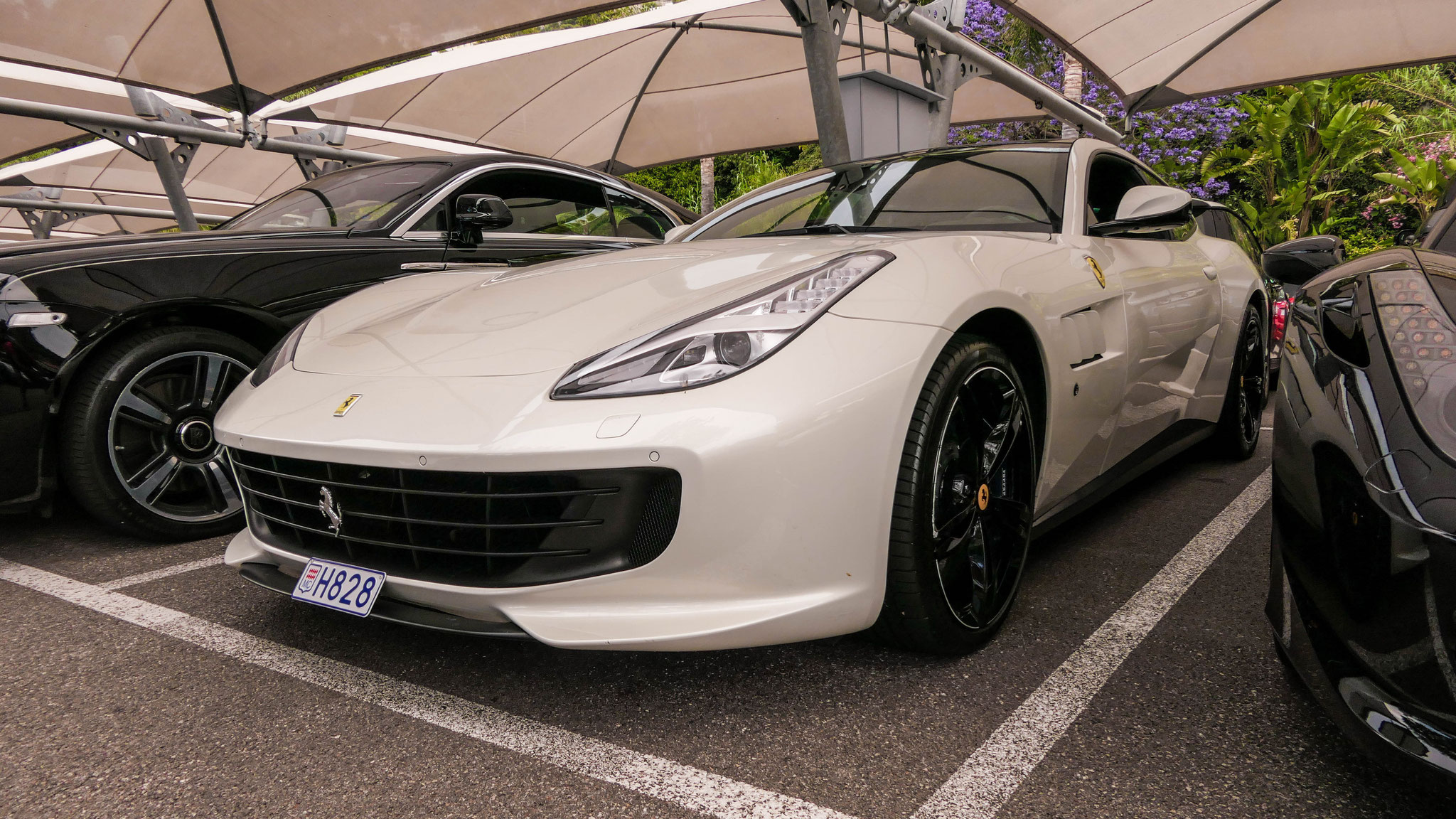 Ferrari GTC4 Lusso - H828 (MC)