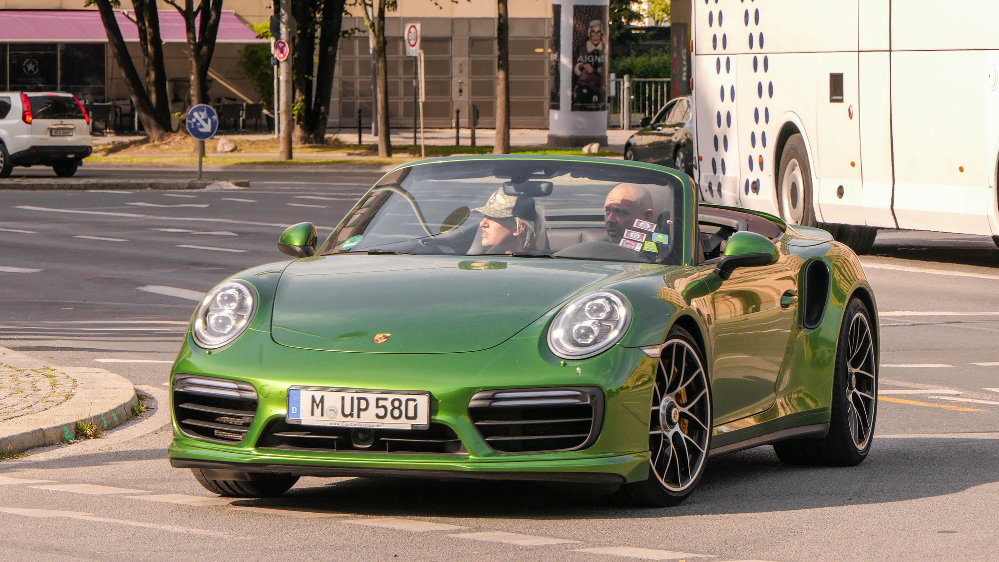 Porsche 911 Turbo S - M-UP580