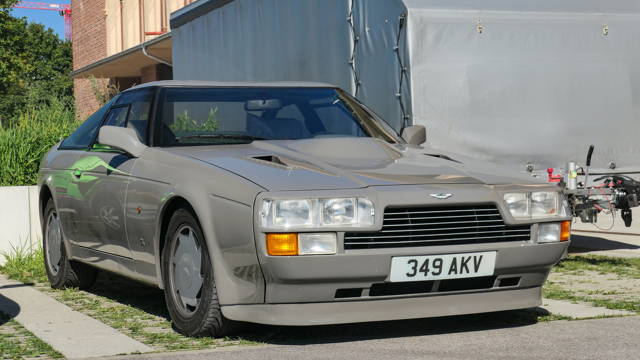 Aston Martin V8 Zagato - 349AKV (GB)