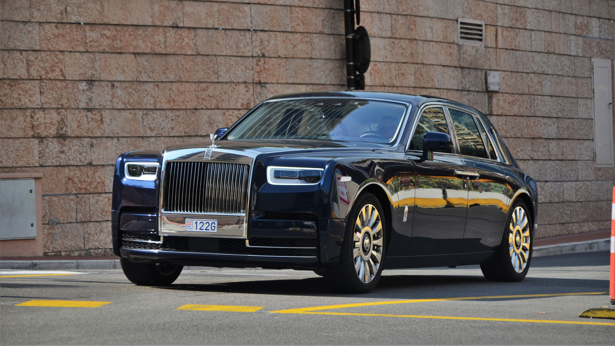 Rolls Royce Phantom - 122G (MC)