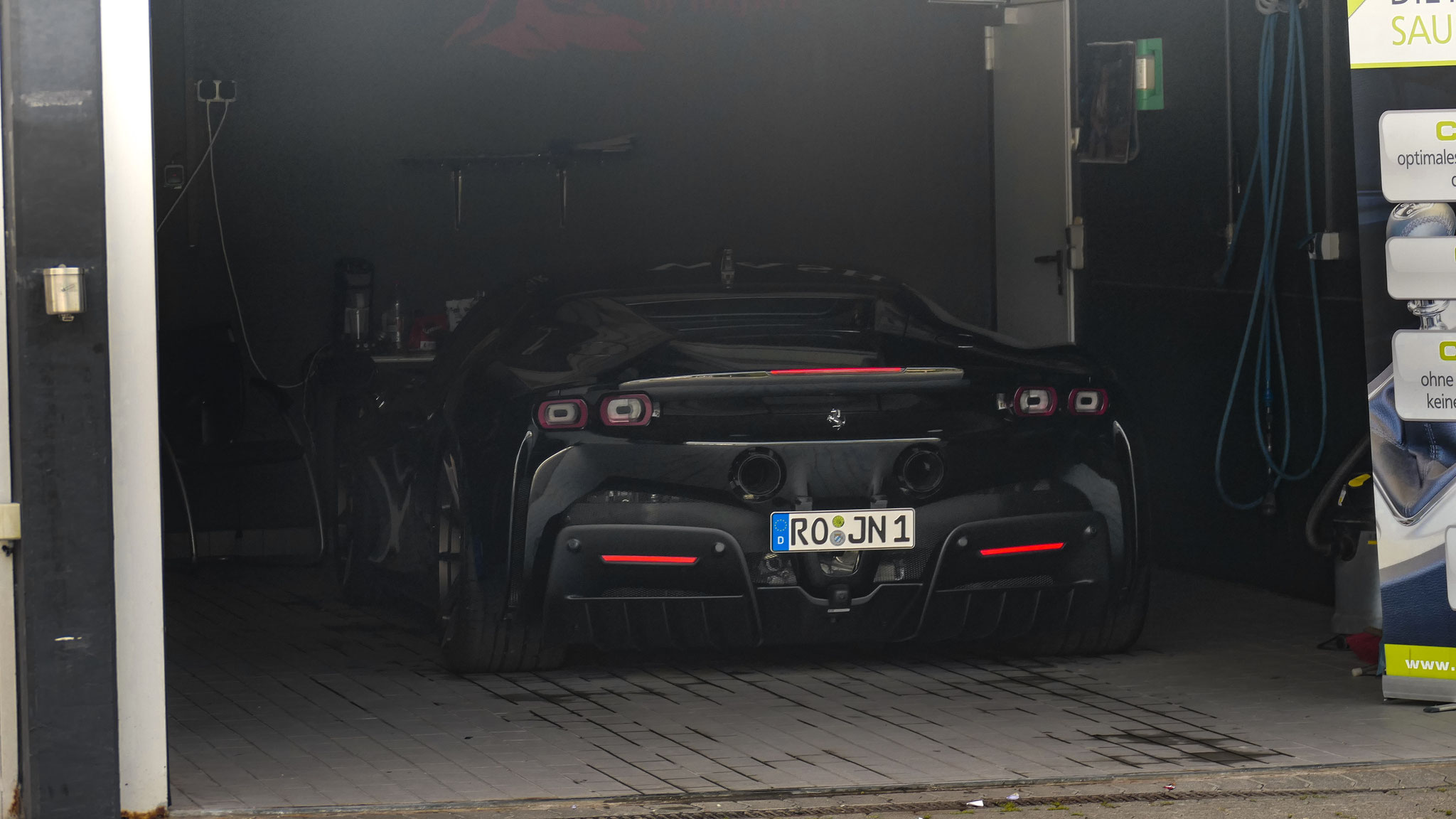 Ferrari SF90 Stradale - RO-JN1