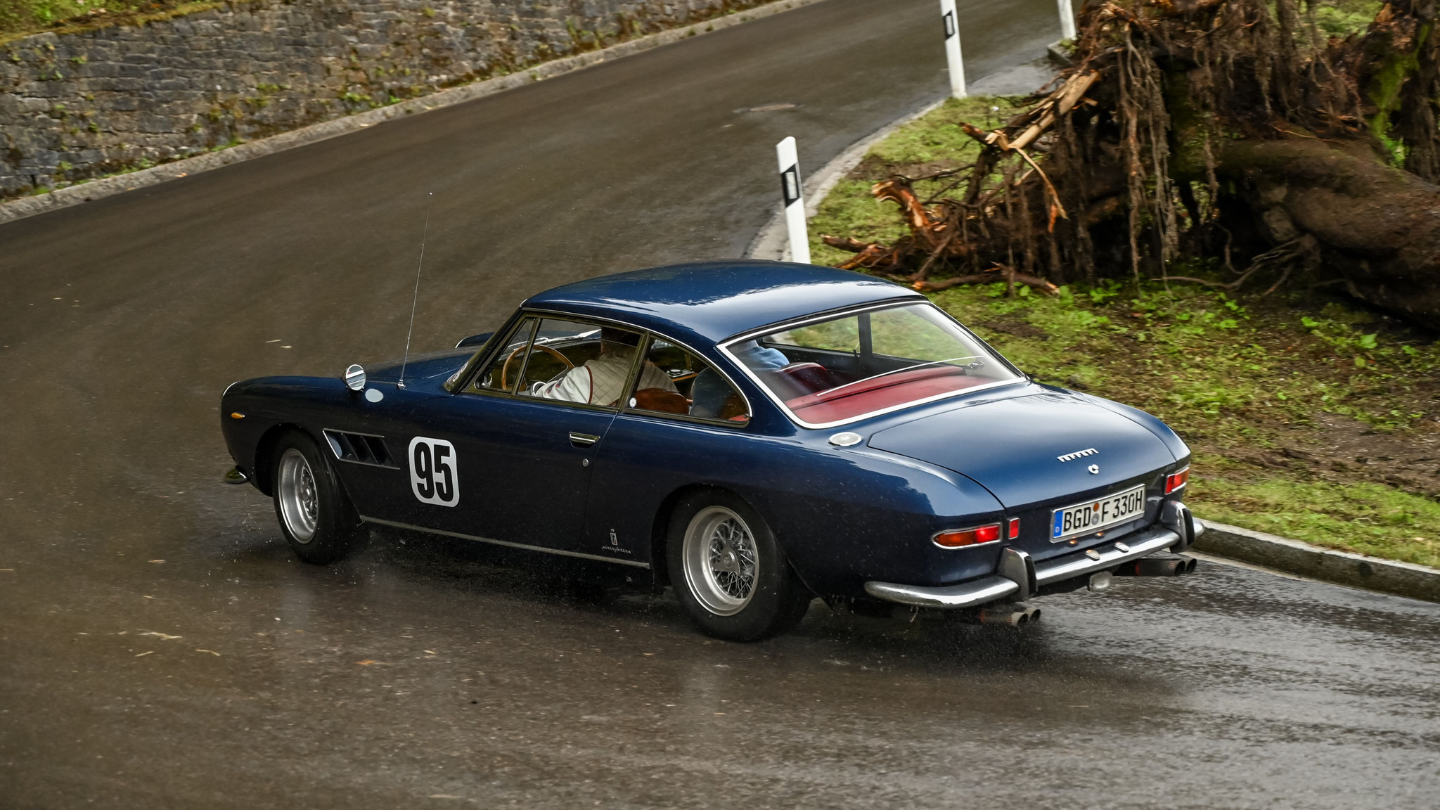 Ferrari 330 GT 2+2 - BGD-F330H