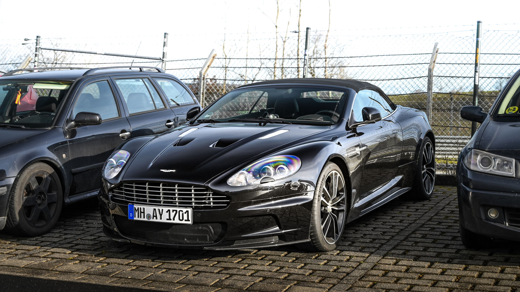 Aston Martin DBS Volante - MH-AY1701