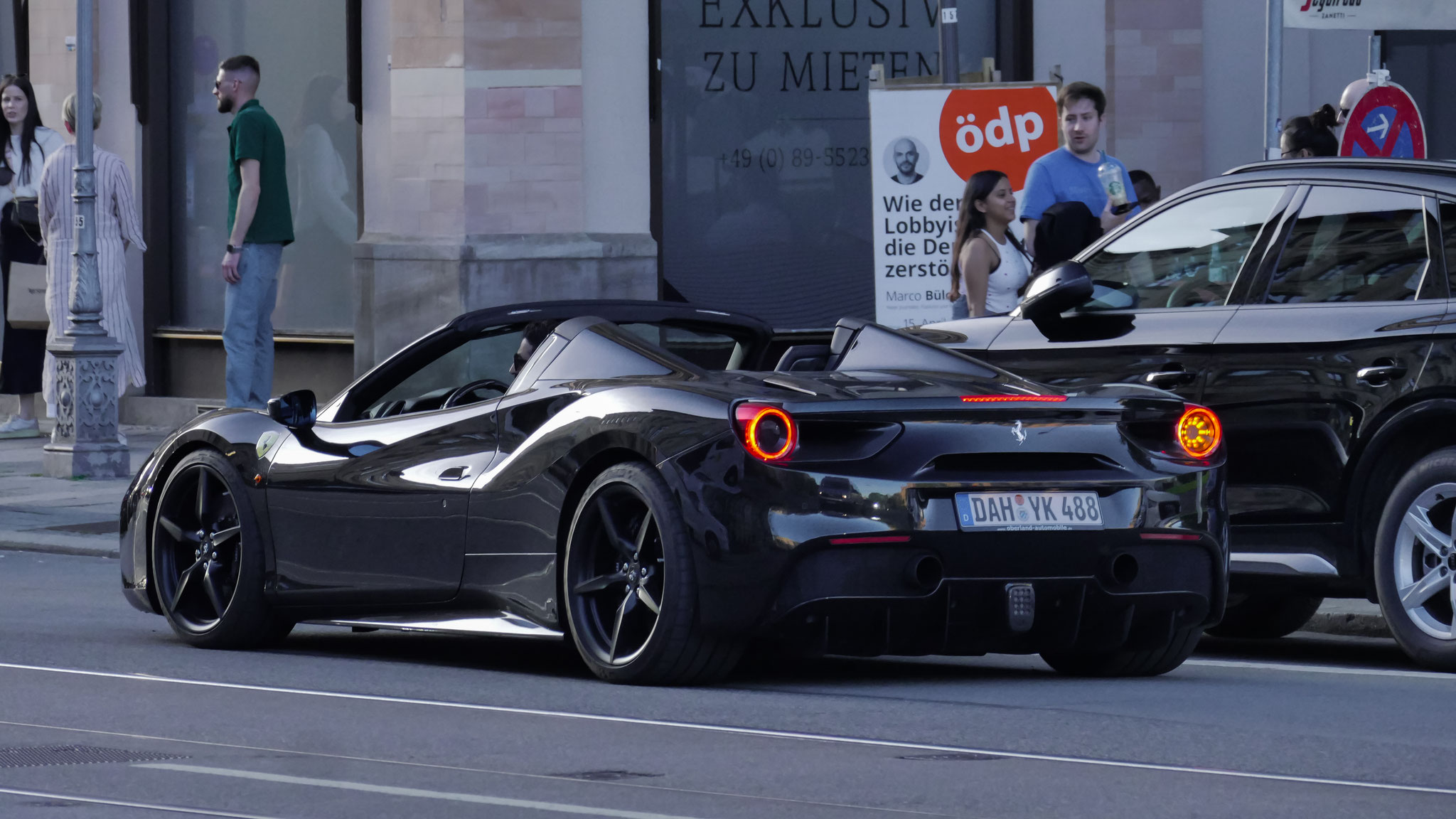 Ferrari 488 Spider - DAH-YK488
