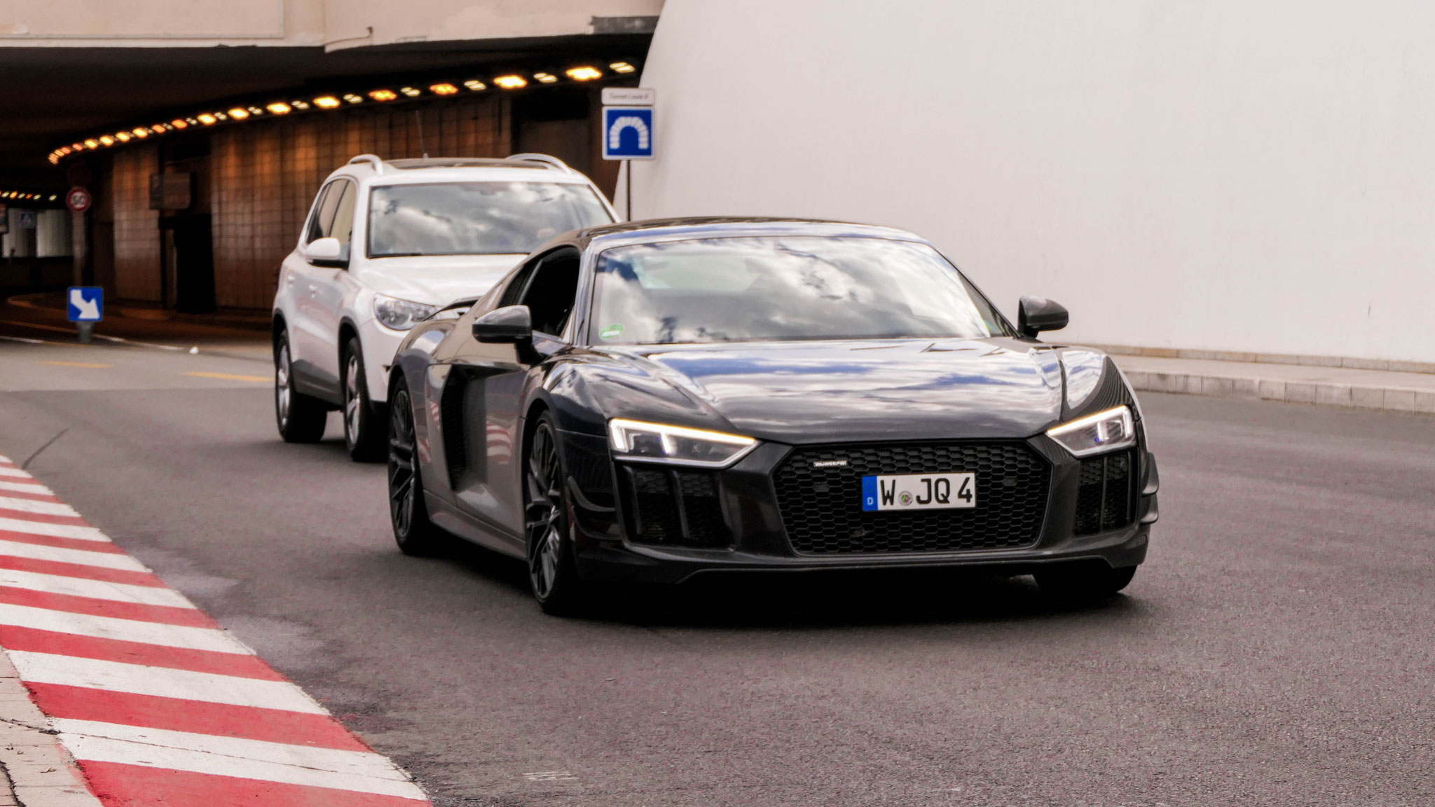Audi R8 V10 - W-JQ4