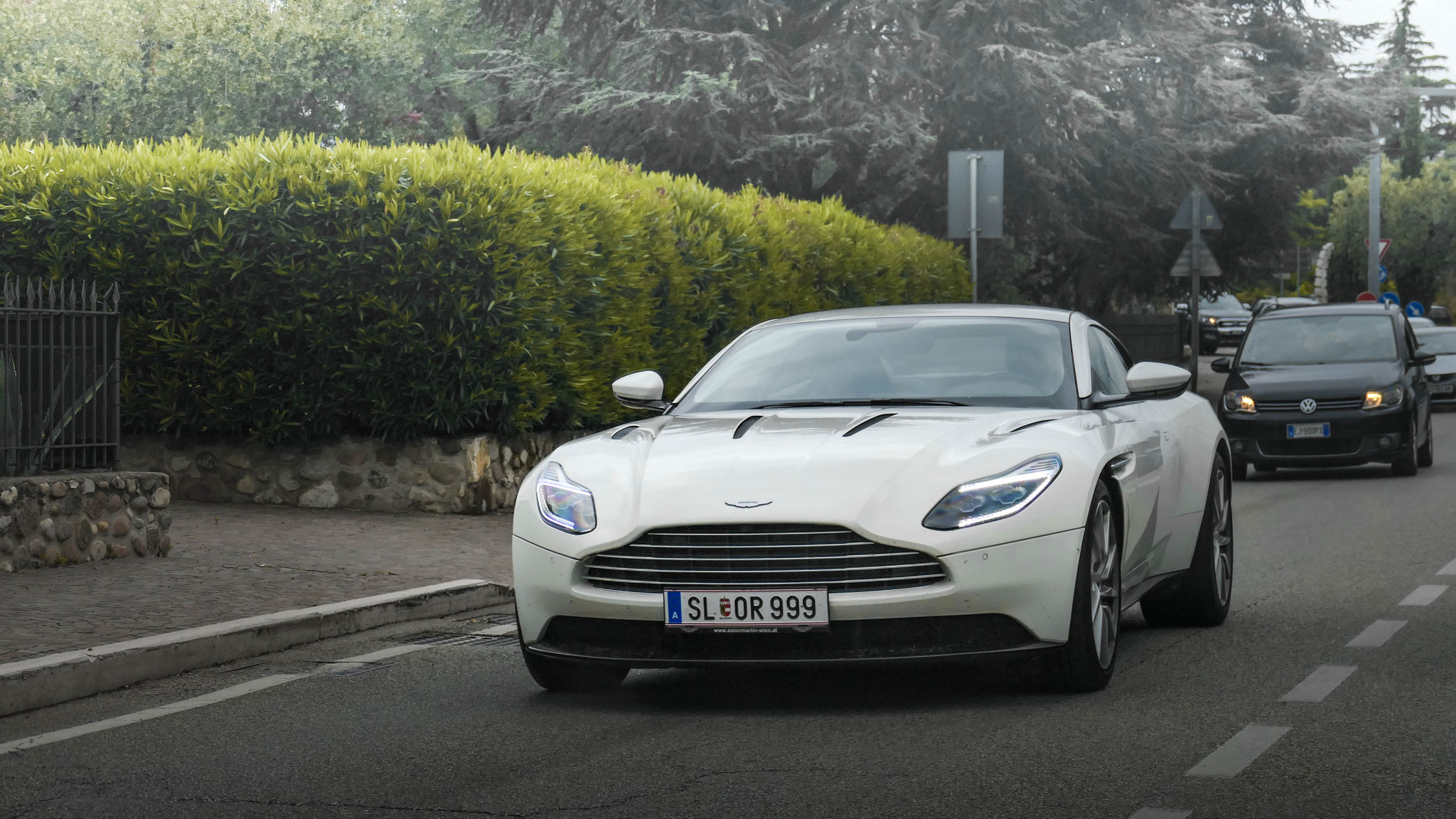 Aston Martin DB11 - SL-OR999 (AUT)